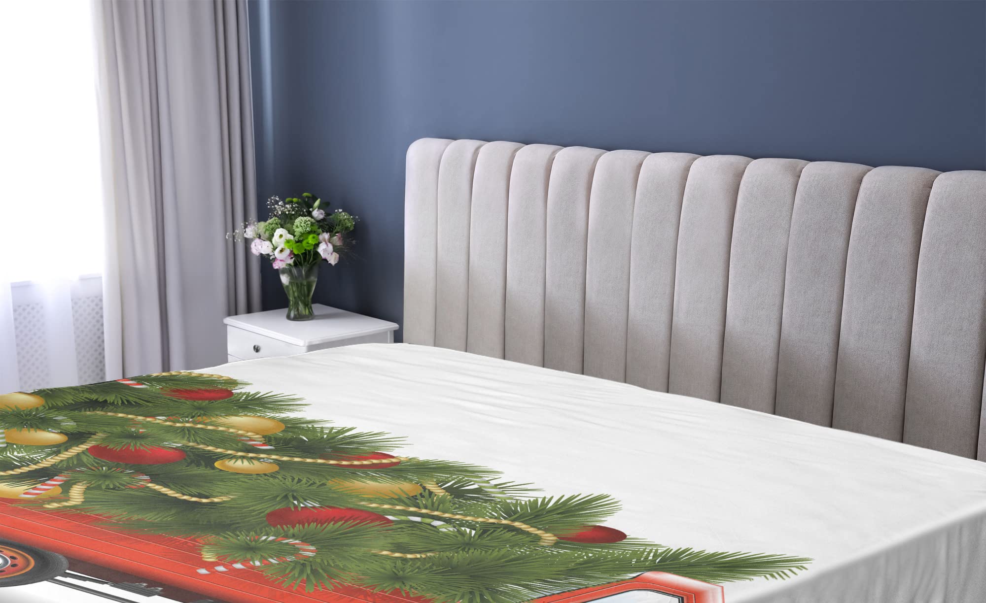 Ambesonne Christmas Fitted Sheet, Red Retro Style Farm Truck and Big Xmas Tree Tinsel Balls Candy Design, Soft Decorative Fabric Bedding All-Round Elastic Pocket, Full Size, White Red Green