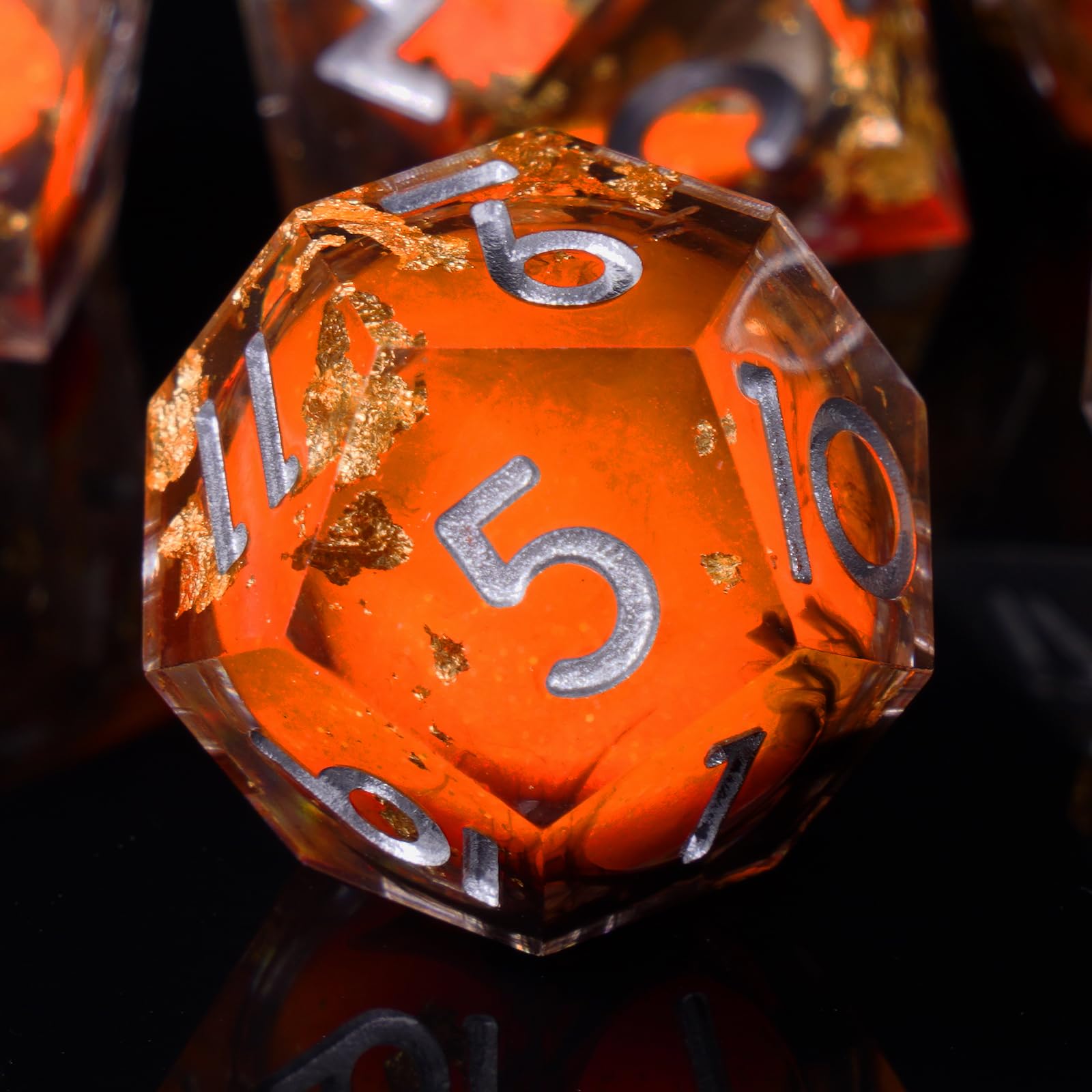 ORUZA 7 PCS Liquid Core DND Dice Resin Sharp Edge Dice Polyhedral D&D Dice Set for Dungeons and Dragons RPG MTG Table Games