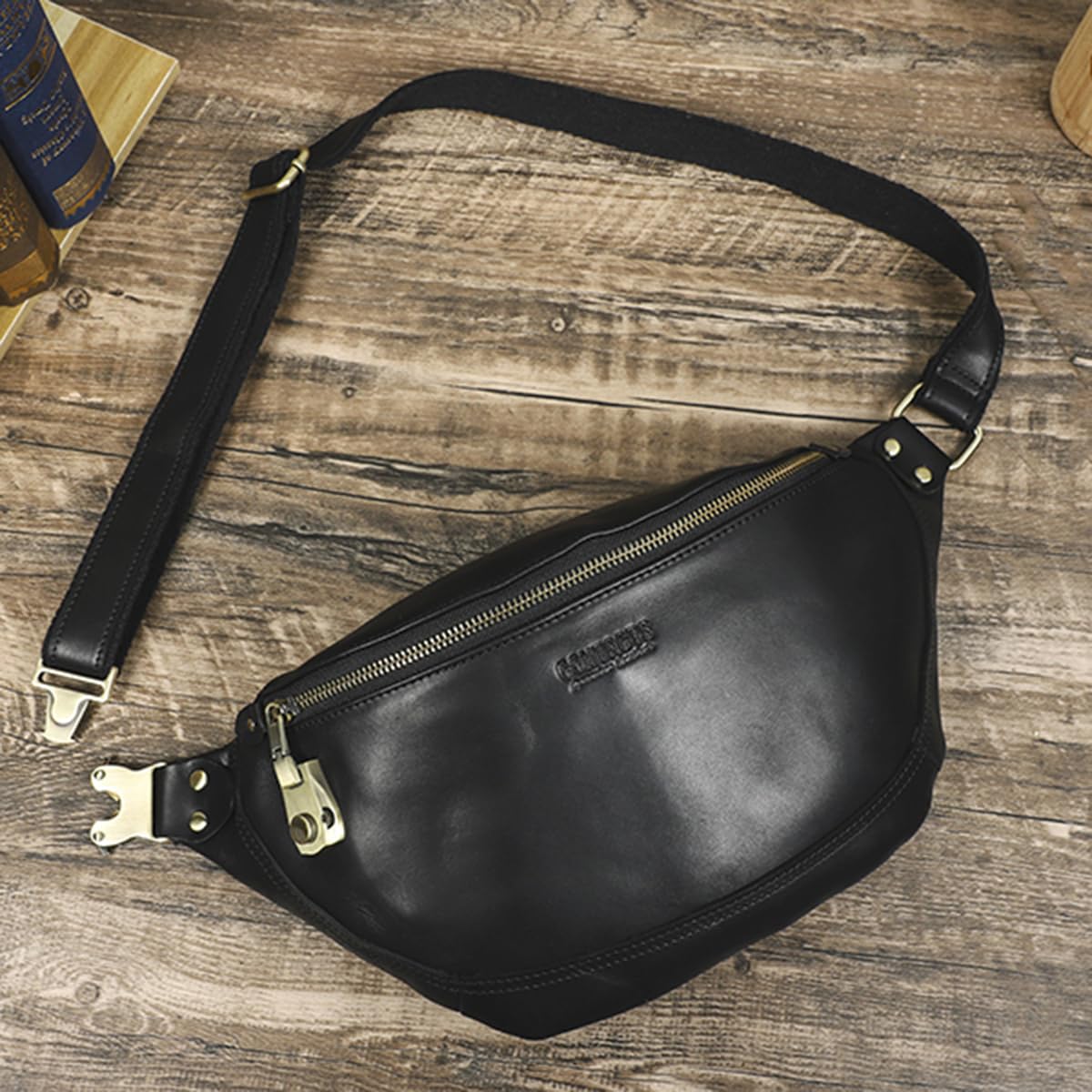 Hombre Bolsa de Pecho Bandolera de Cuero Genuino, Vintage Riñonera con Cinturón Ajustable y Cierre Antirrobo, Mochila Hombro Informal Bolsa de Cintura para Viajes Ciclismo Senderismo