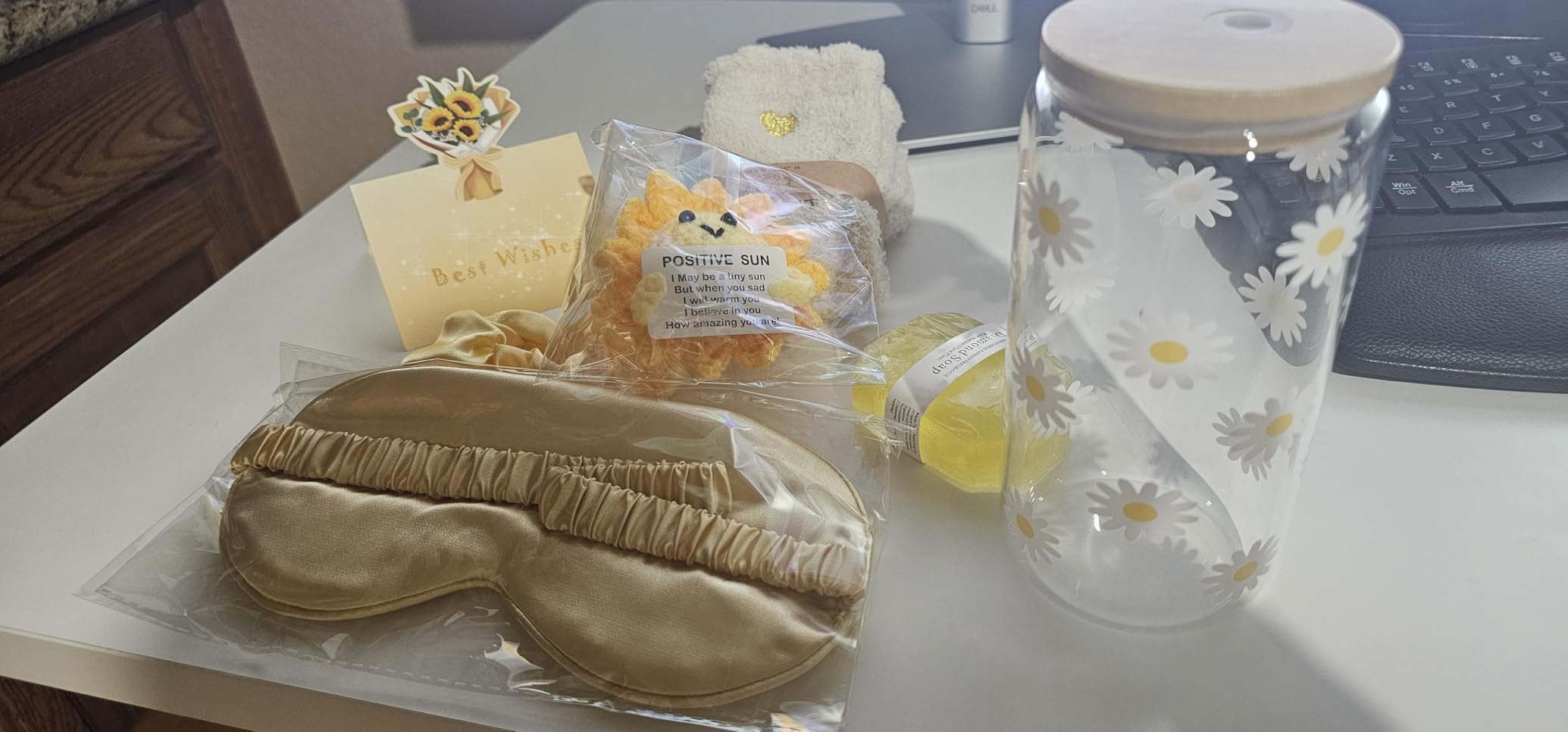XMCHJY Gift Baskets for Women -Unique Gift Basket Set & Sunshine Box Care Package, Festive-Ready Golden Uplifting Gift Set forMom Wife Sister Friends Teen Girls 7-Piece