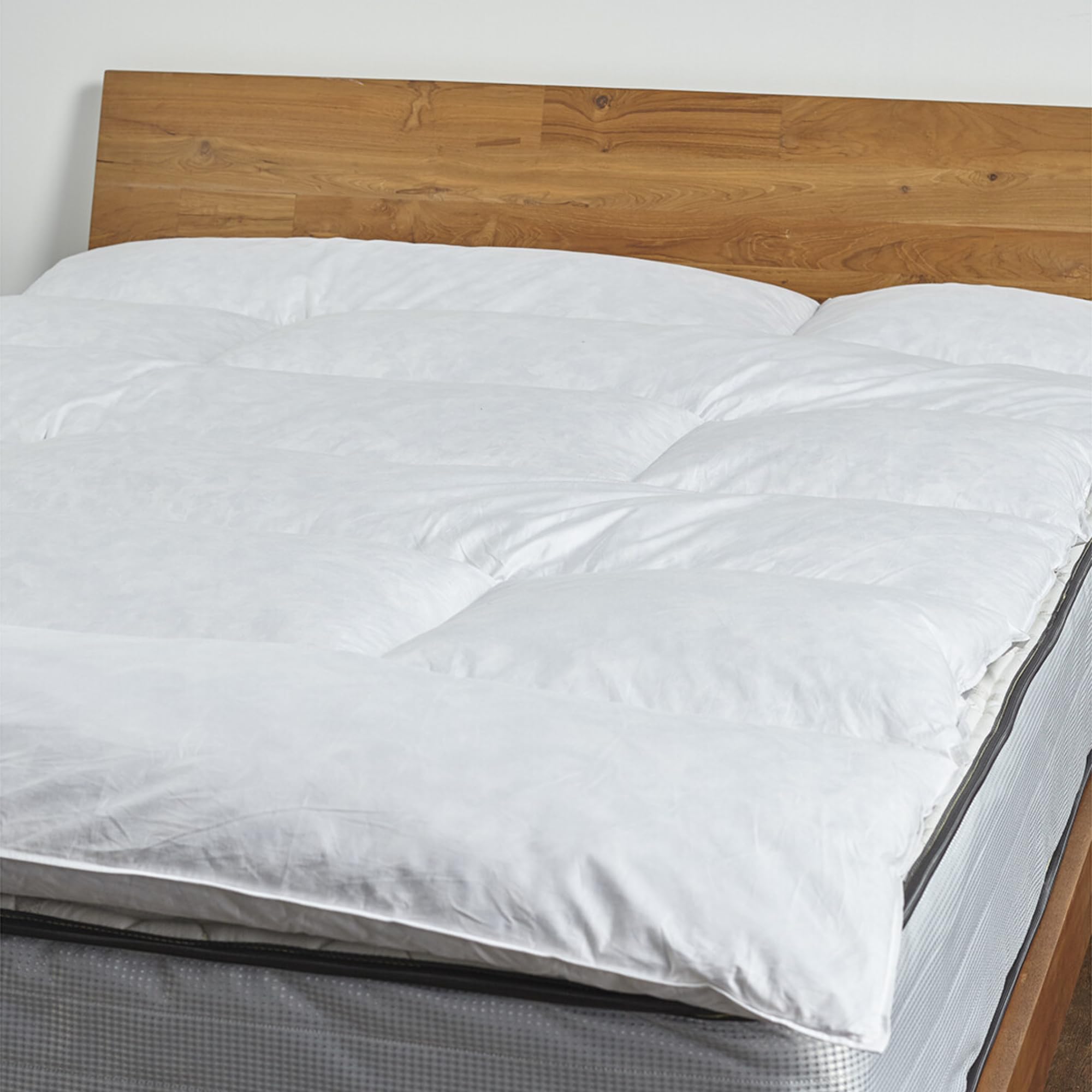Hotel Featherbed Queen Mattress Topper - Plush Hypoallergenic Comfort - Luxurious Hotel Collection Bedding