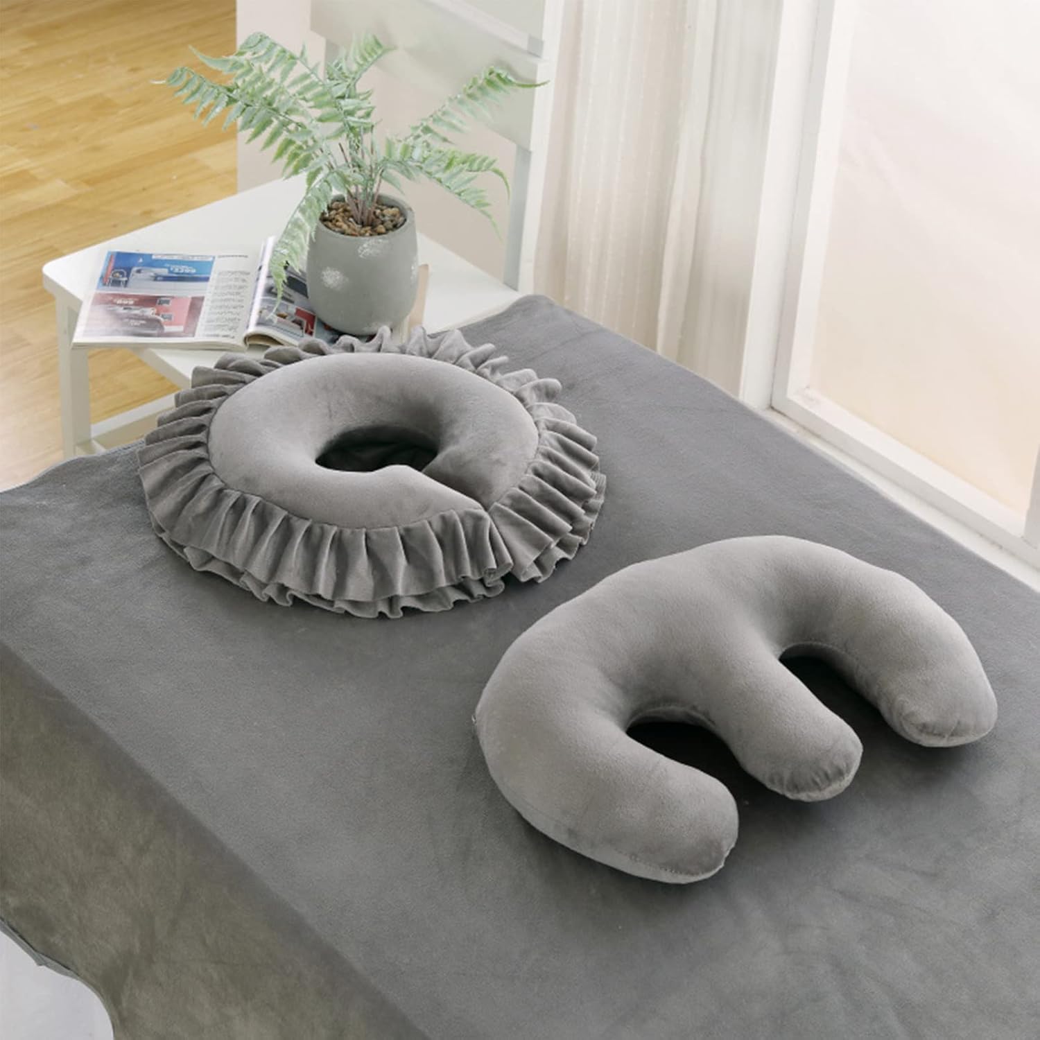 Coussin de soutien de poitrine pour relaxer le buste au spa et salon de beauté