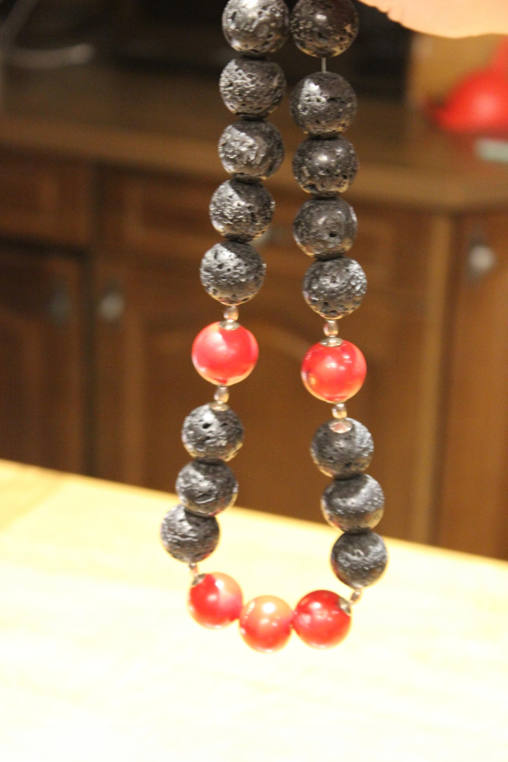 Collana in corallo naturale di lava vulcanica 925