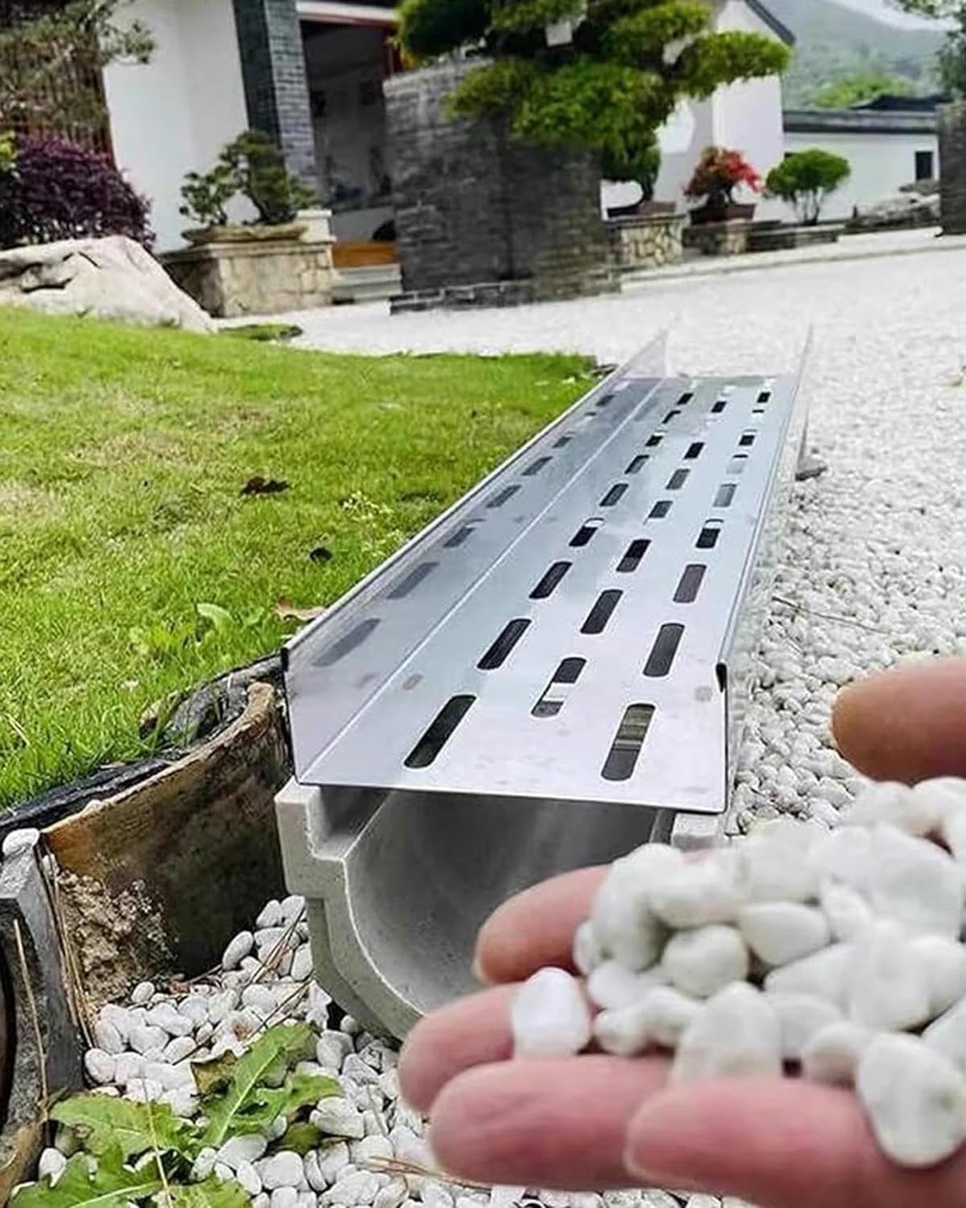 Cubierta de rejilla de drenaje exterior para mantener la acera y el patio limpios