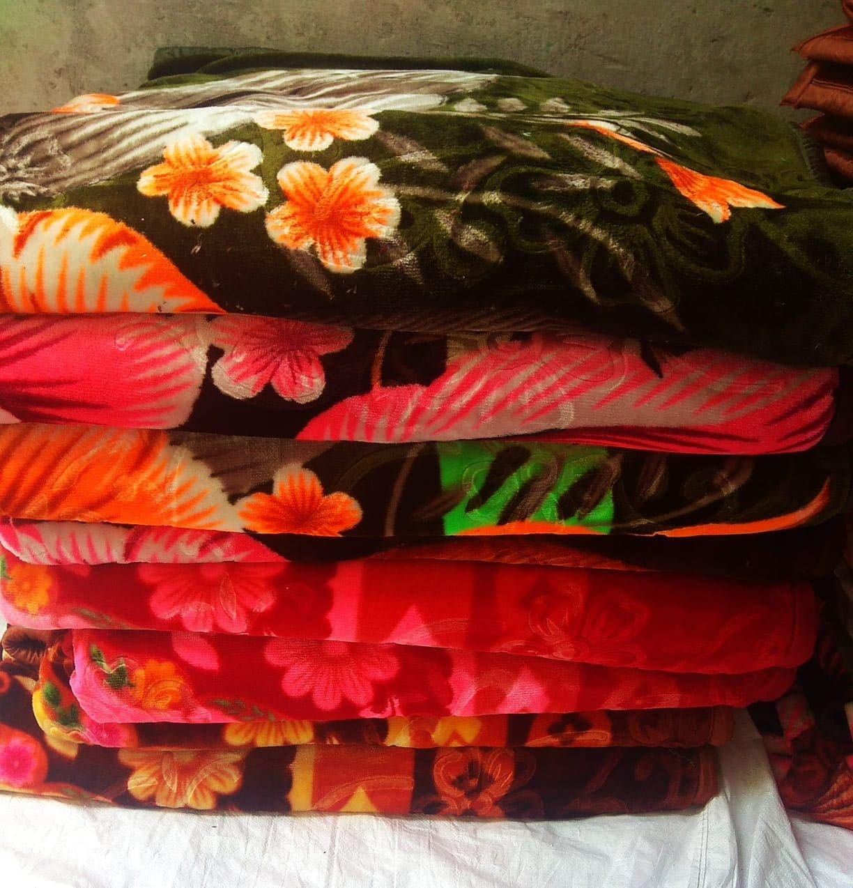 Buy Aradhya Mink Blankets Polyester Double Bed (Choclate) Online at Low