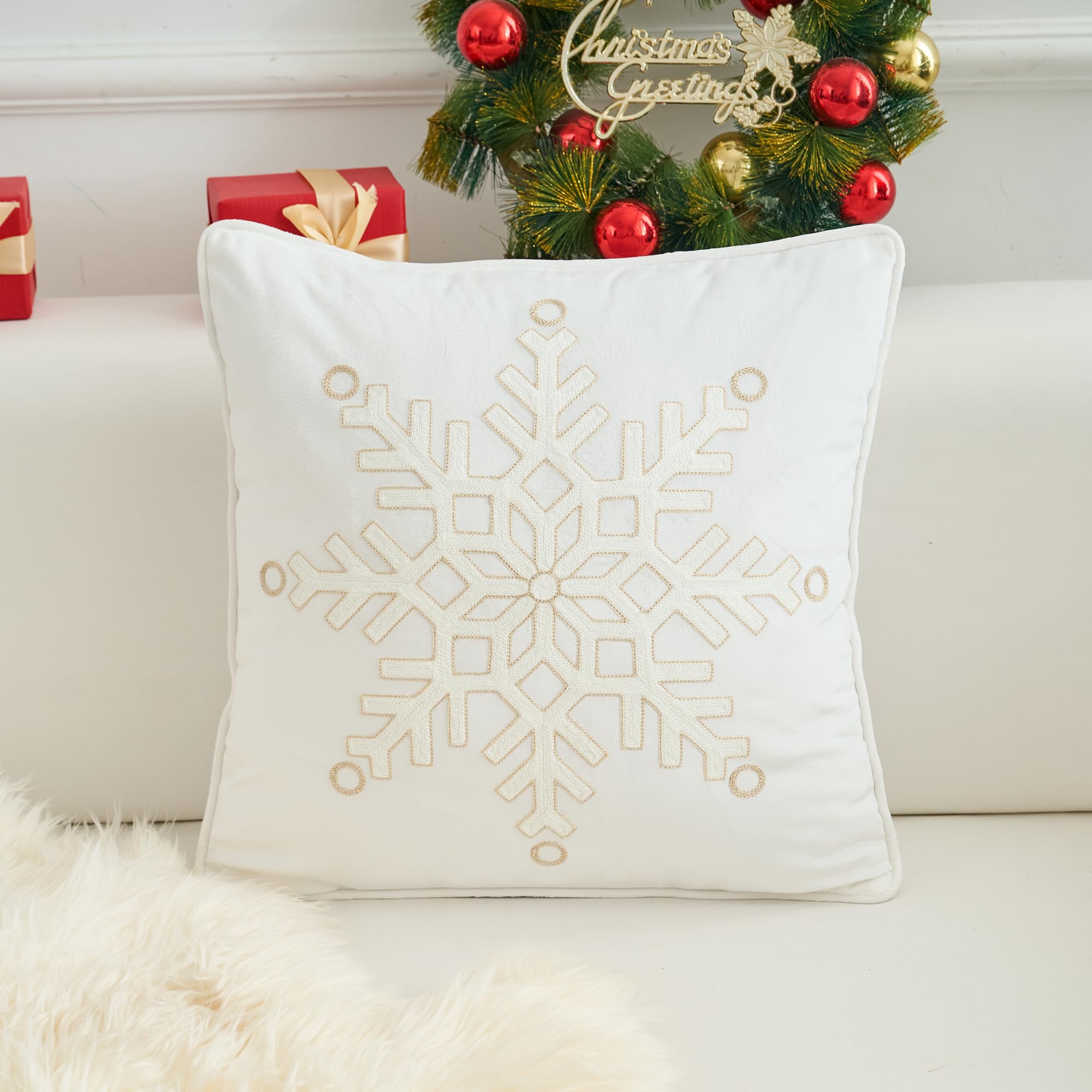 Xmax - Fundas de almohada de Navidad de 45,7 x 45,7 cm, diseño de copos de nieve bordados, fundas de cojín decorativas de terciopelo blanco para decoración del hogar