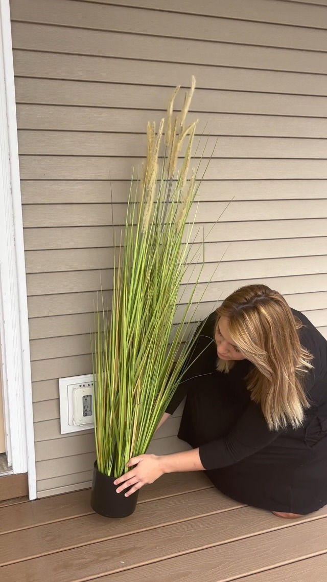 Amazon.com: KOL Artificial 5ft 2-Pack Horsetail Reed Grass, 59in Tall  Artificial Indoor Outdoor Fake Grass Plant, Home Office Decorative Artificial  Plants in Pot Faux Plant Greenery, Wedding Decor : Home & Kitchen