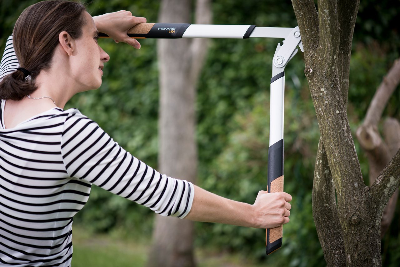 Fiskars Quantum Bypass-Getriebeastschere für frisches Holz, Gehärteter Präzisionsstahl, Länge 64 cm, Schwarz/Orange, L104, 1001438 | Gehärteter Präzisionsstahl, Länge: 64 cm, Schwarz/Orange, L104, 1001438