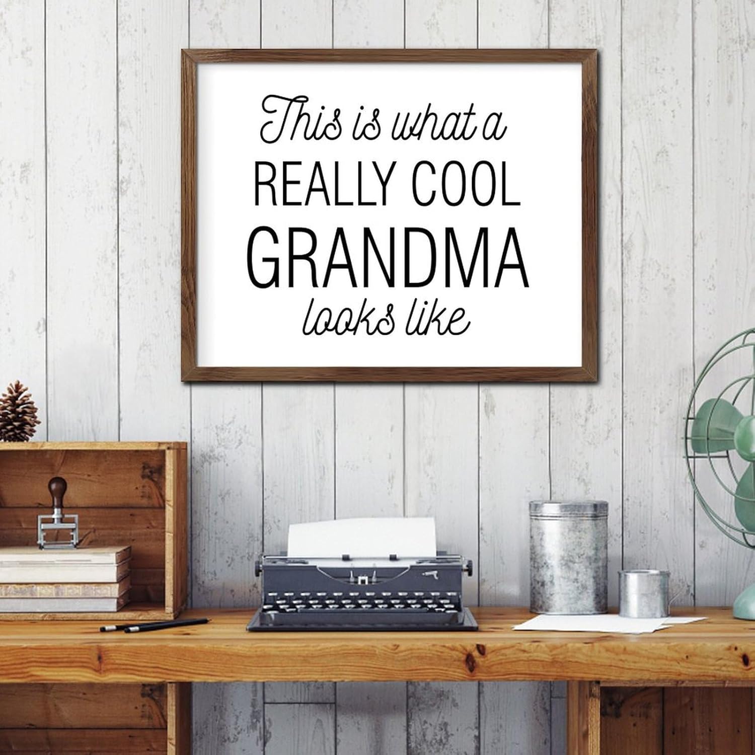 This Is What A Really Cool Grandma Looks Like Framed Wall Art Sign Country Wall Décor Hanging Word Quotes Signs Cute Wooden Plaque Sign for Bedroom Nursery Entryway 16x20in