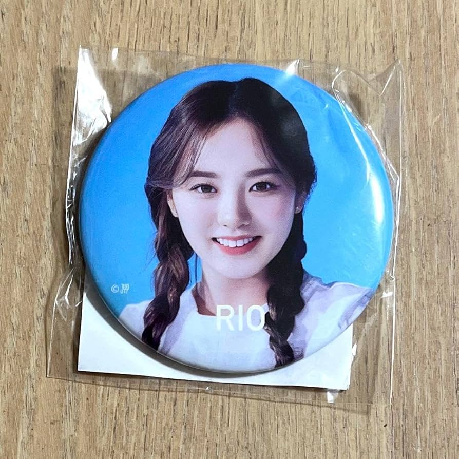 NiziU りお 缶バッジ セット NiziU リオ 缶バッチABセット 〖AWAKE〗 - メルカリ