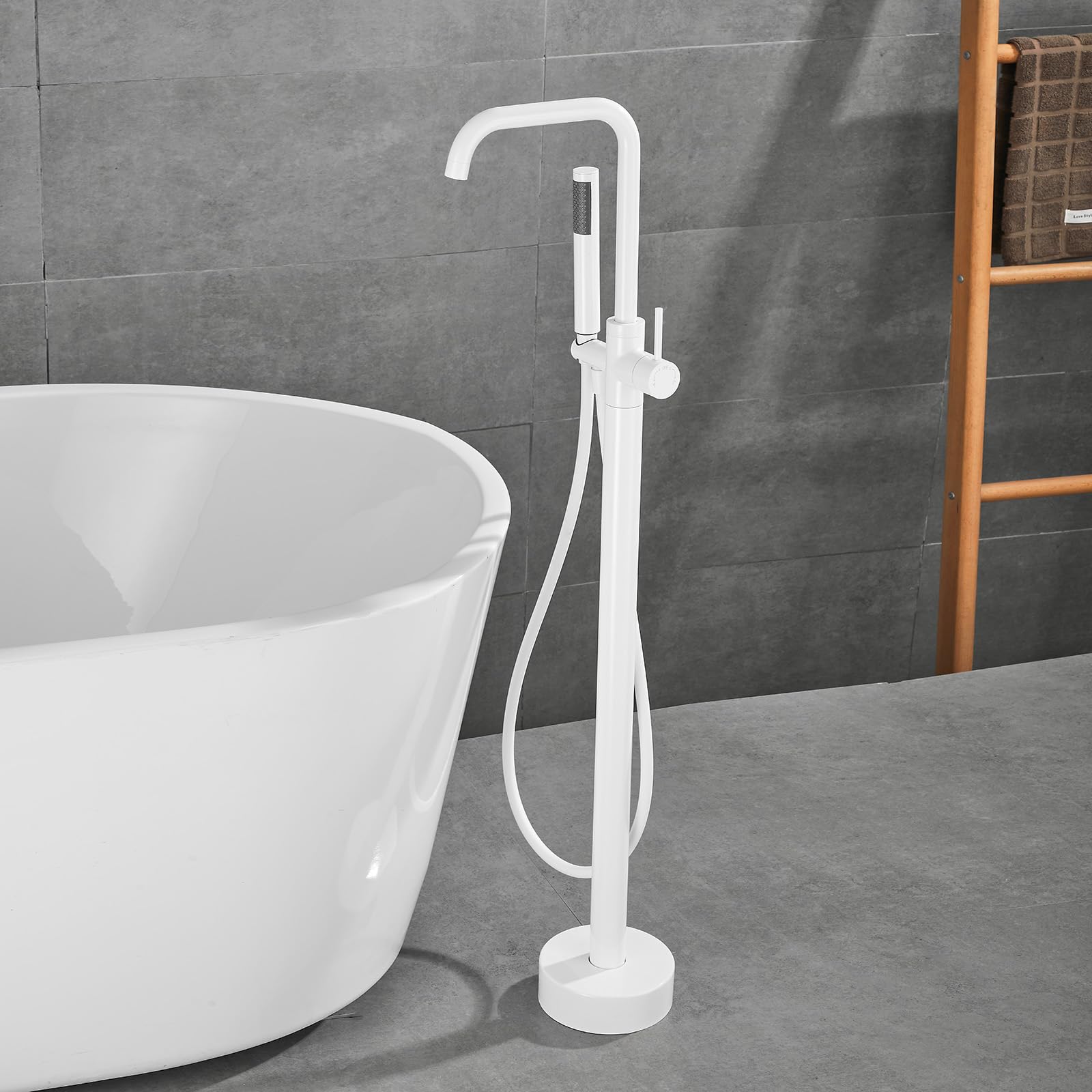 Mitigeur Bain-Douche Blanc au sol pour une salle de bain moderne et relaxante