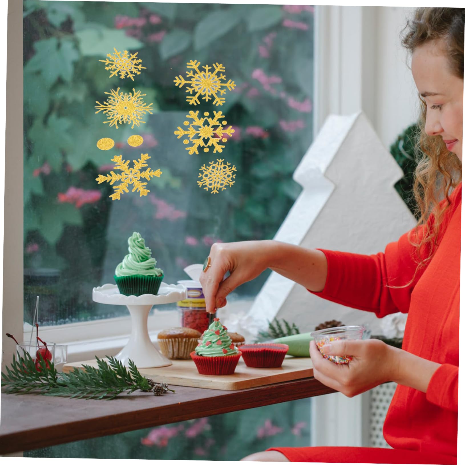 4 Sätze Glas Aufkleber Dekorationen Weihnachtsdekoration Drinnen Weihnachten Im Freien Abziehbilder Streifen Weihnachts-hüpfburgen Schneeflockenfenster Haften 27 Stück * 4 TOPBATHY