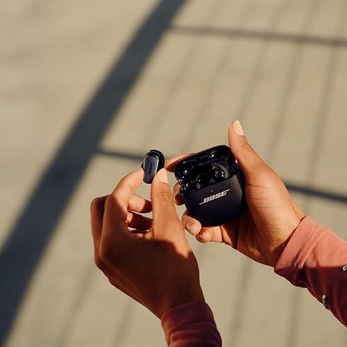 Miniatura 7 de Bose QuietComfort Ultra - Auriculares inalámbricos con cancelación de ruido con micrófono, audio inmersivo, carga USB-C, hasta 6 horas de batería,
