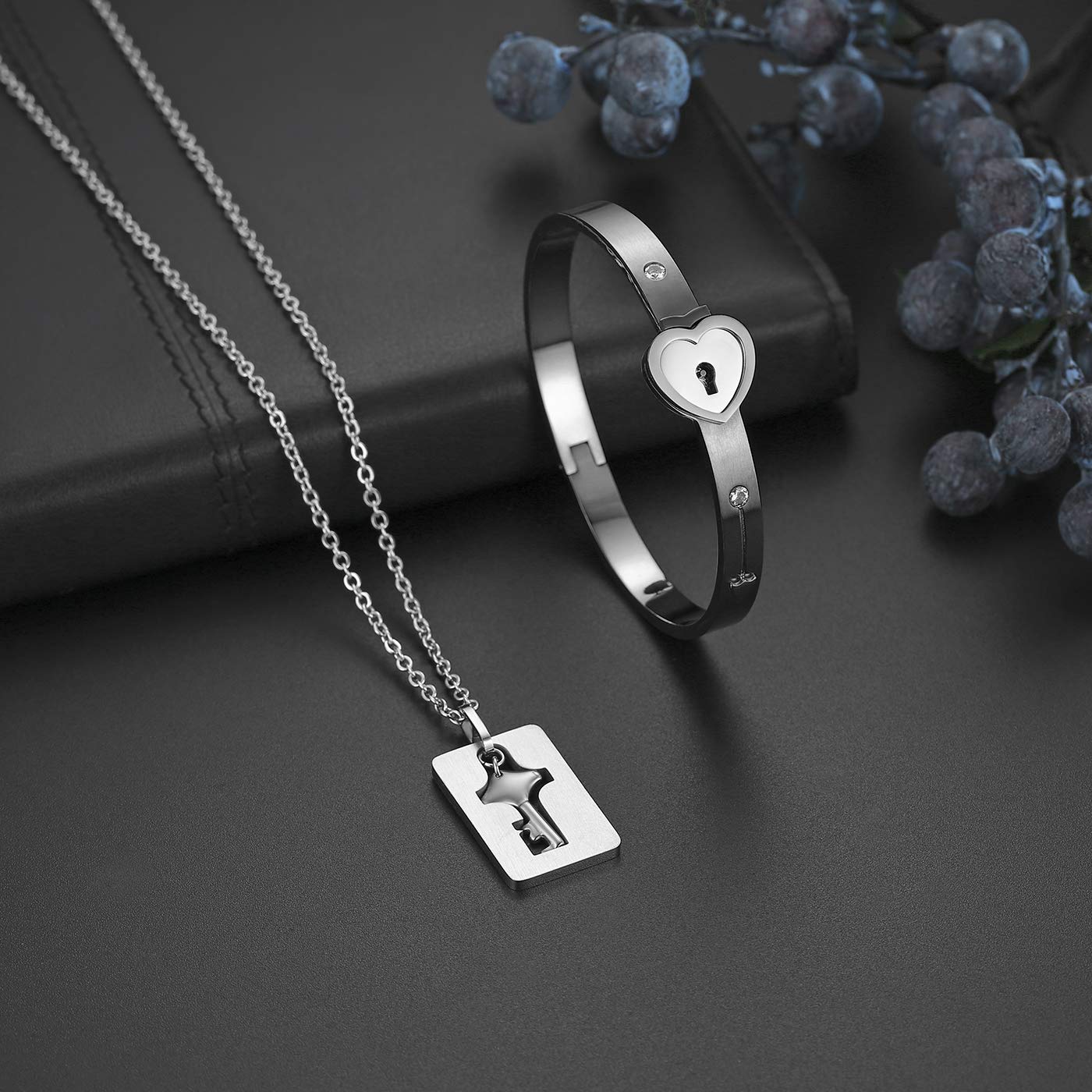 Flongo Pärchen Schloss Schlüssel Schmuckset: Silber Paare Armband Halskette Set Damen Kette mit Herz Flügel gold Zirkonia Herren Cuban Lock Armkette Edelstahl Geschenk Partner Weihnachten Valentinstag