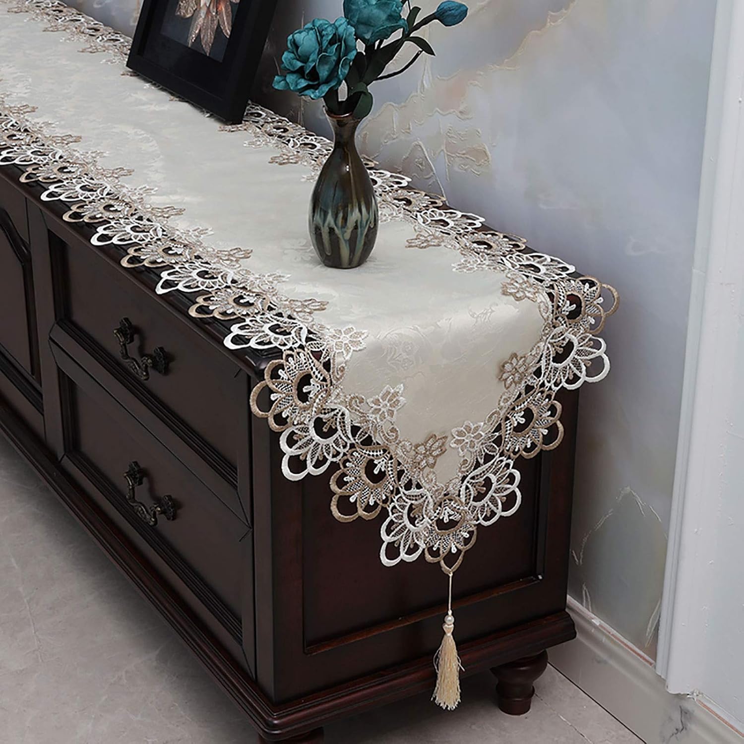 Handmade Simple Rectangular Table Runner Embroidered Floral Table Runner Lace Fabric Floral Damask Table Runner Dresser Scarf with Tassels (E 40 * 145cm)