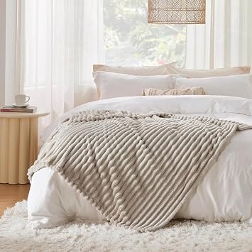 Faux Fur Throw Blanket, Ribbed Thick Cozy Striped Fall Blanket,Luxury Plush Decorative Ultra Soft Fleece Blankets for Bedroom Living Room Bed All Seasons Overnight Home Gifts Sofa Indoor