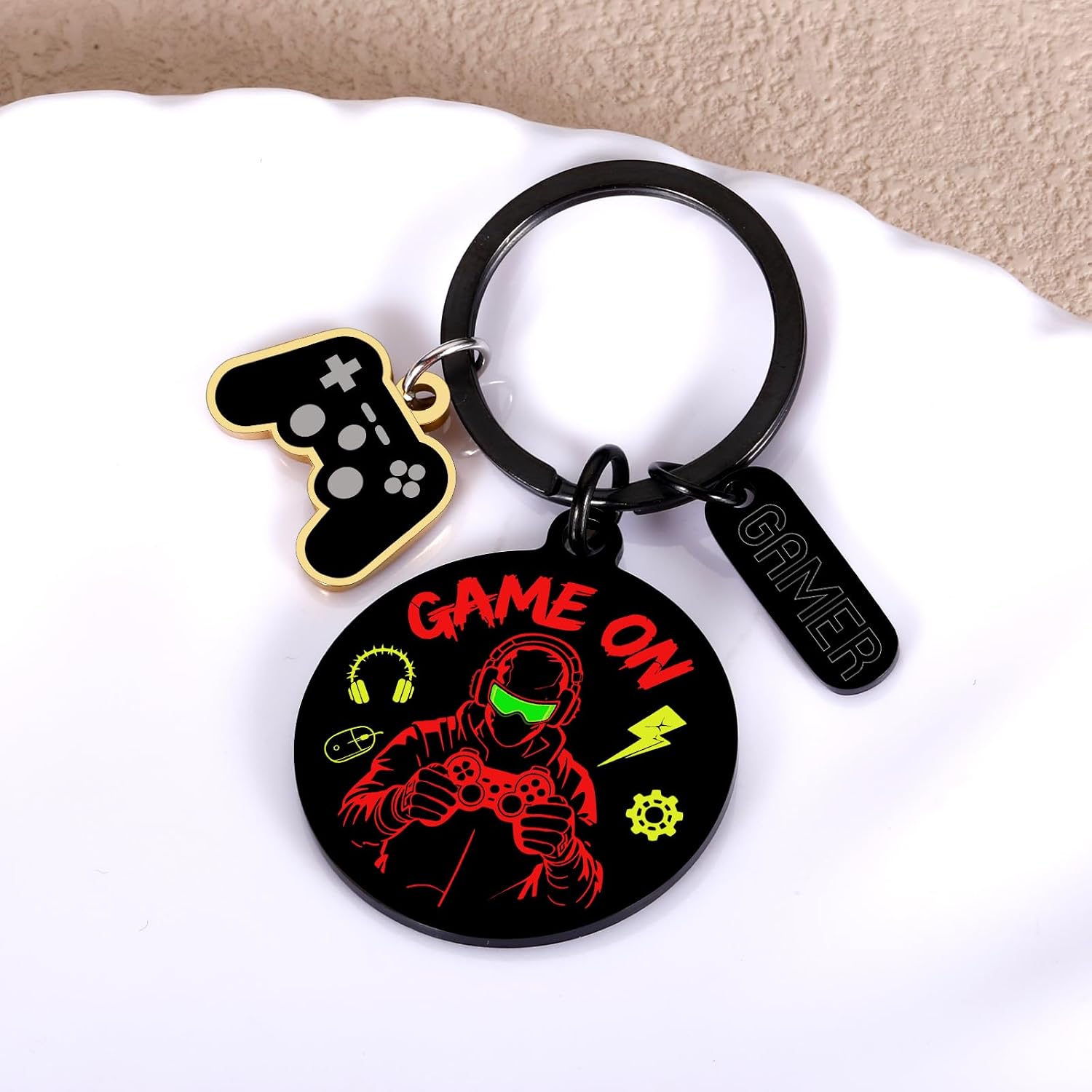 Gaming Gifts Keychain for Game Lovers, Father's Day Keychain Gifts for Son Husband, Novelty Game Players Keychain for Boy Men Women, Cool Video Gamer Accessories, Birthday Gift for Gamer Boyfriend