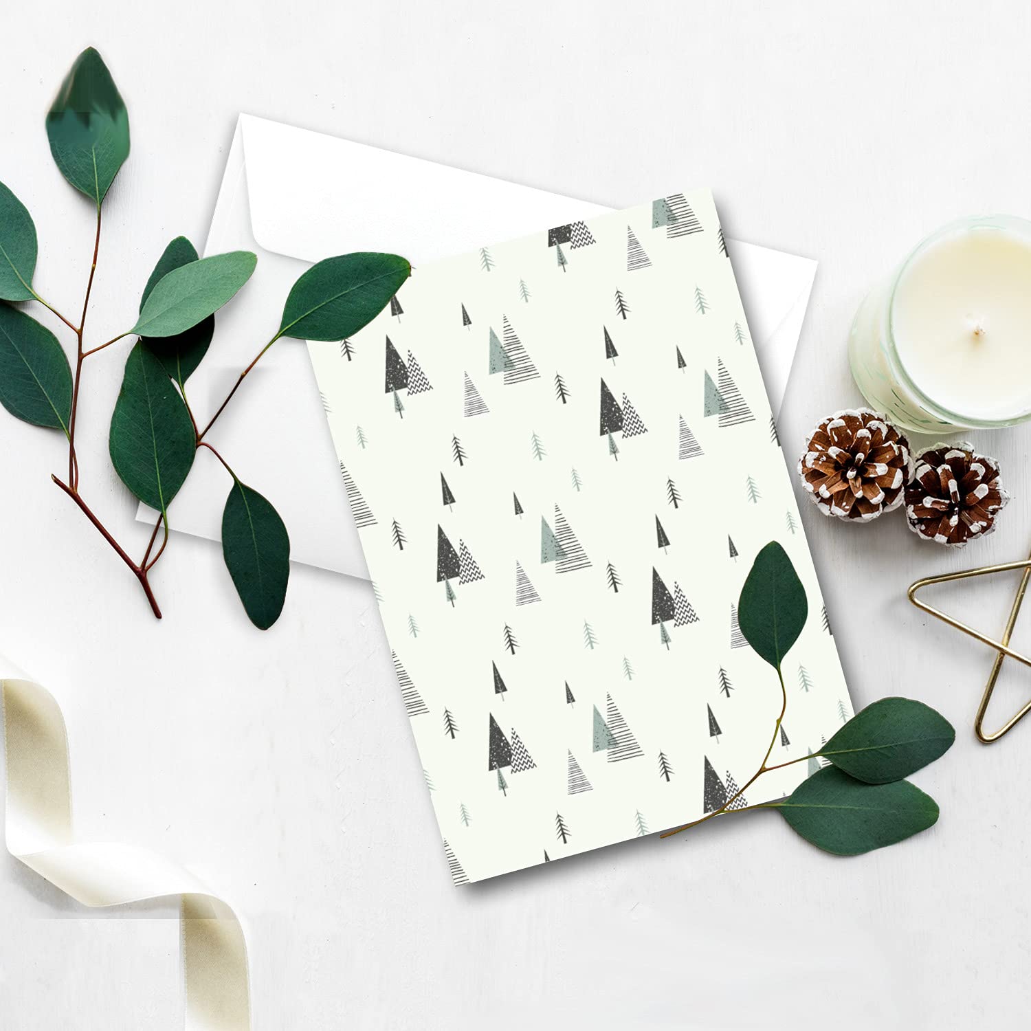 75x Set de tarjetas de Navidad DIN A6 en blanco natural - Motivo: Árboles de Navidad - Tarjetas plegables con sobres blancos a juego con cola adhesiva
