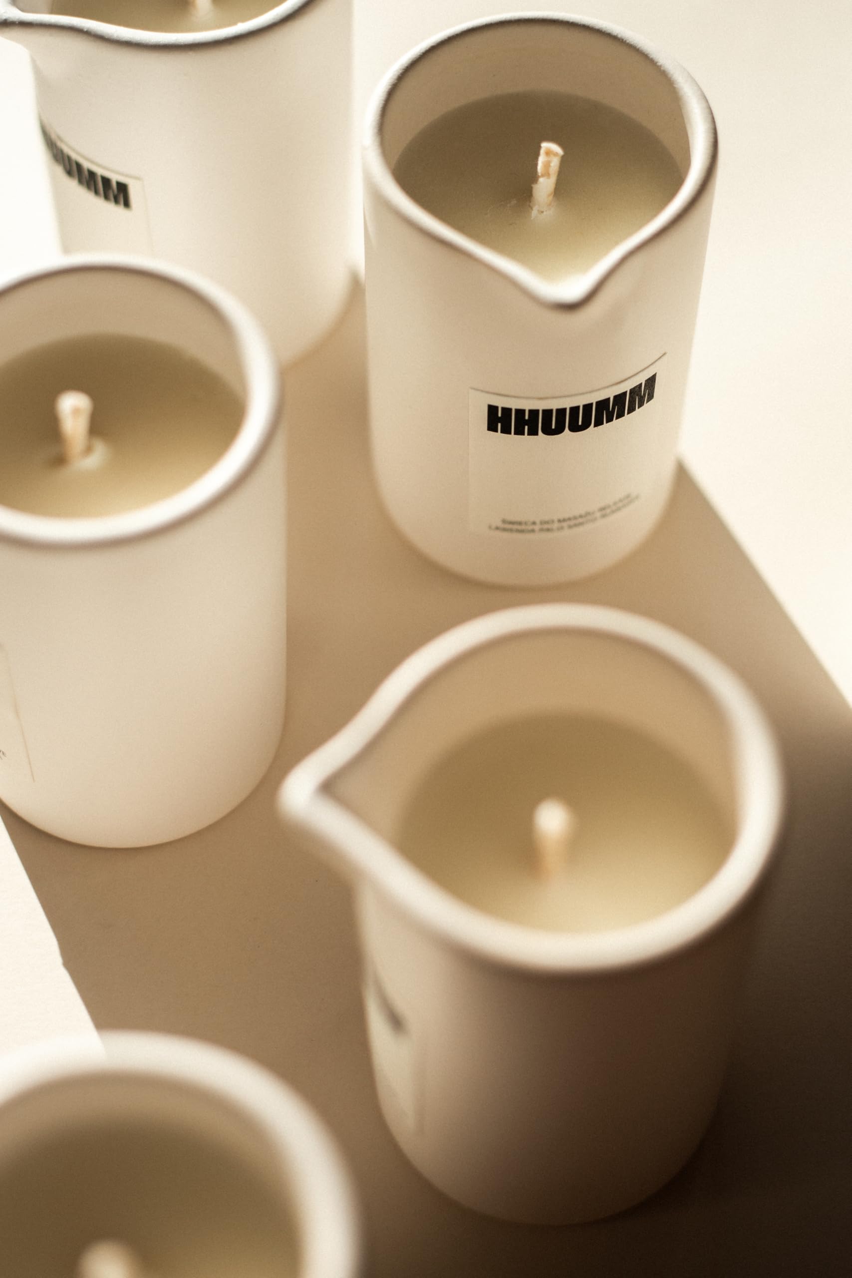 Massage-Duftkerze – 210 ml Feuchtigkeitsspendendes und Nahrhaftes Massageöl für Muskelentspannung, Hautpflege und Wohlbefinden Aromatherapie Entspannung (Rose Himbeere und Sandelholz)