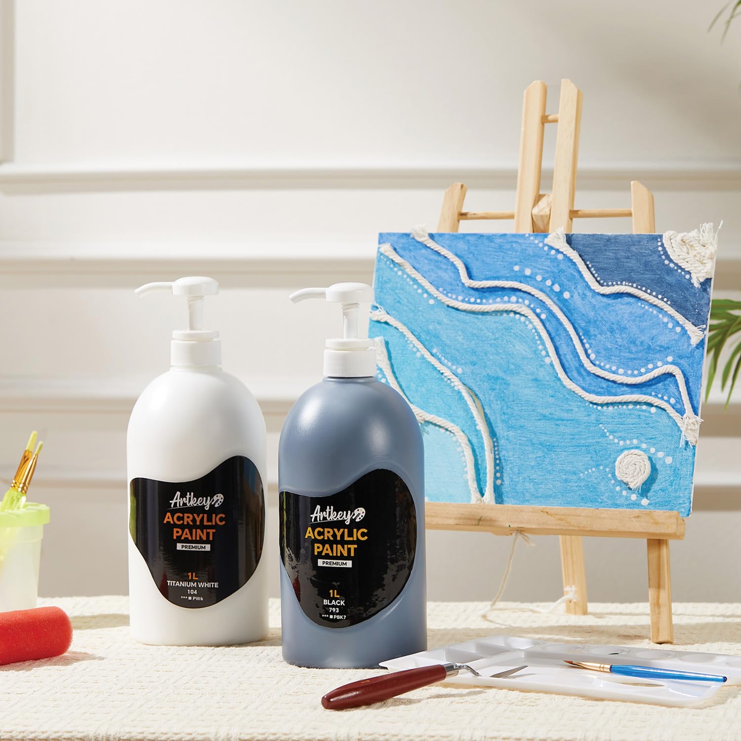 Peinture acrylique blanche | Flacon pompe de 1 l avec poignée | Qualité artistique supérieure, haute couverture et distribution facile pour toile, loisirs créatifs et peintures murales