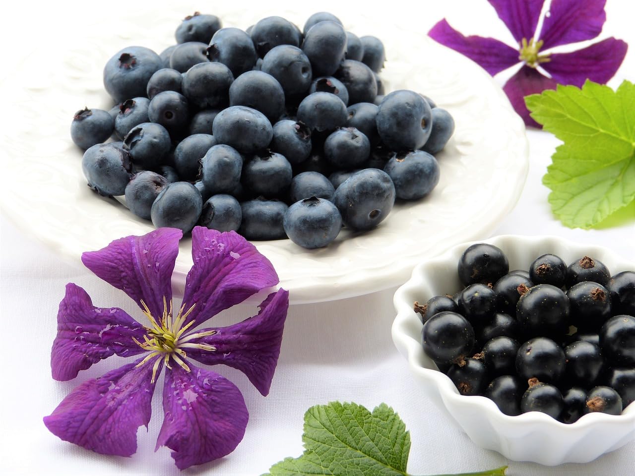 Caramanfruit Schwarze-Johannisbeere-Frucht-Püree - 2x 1kg - süß-säuerliches Cassis-Püree, Schwarzes-Johannisbeeren-Püree, frei von Farb- und Konservierungsstoffen, für Cocktails, Müsli