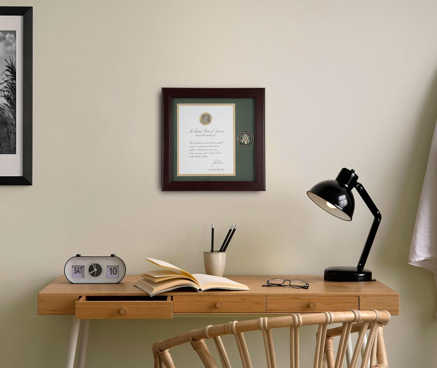 Allied Frame United States Army Presidential Memorial Certificate Frame with Medallion - 8 x 10 inch