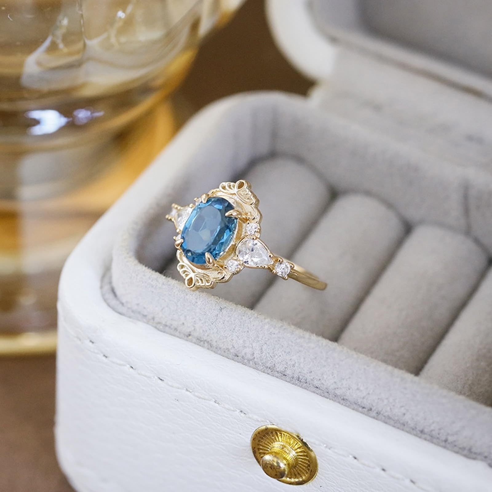 Par de anillos de oro 9 K/14 K/18 K con topacio azul ovalado en 4 garras retro