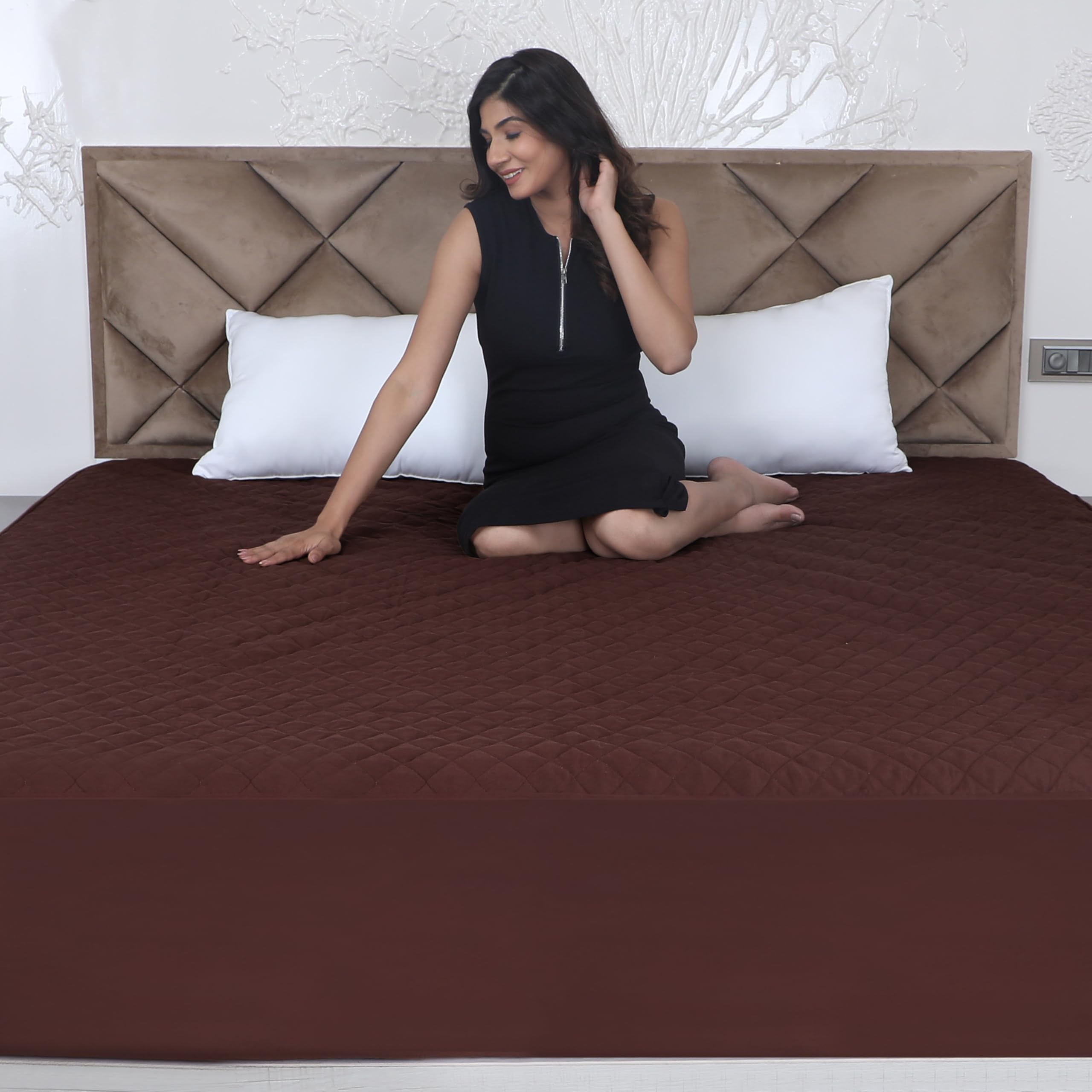 AVI Ultra Soft Waterproof Quilted Fitted Mattress Protector Queen Size Breathable Hypoallergenic Noiseless Bed Protector Mattresses Cover (Queen 60x78 inch | 5x6.5 ft, Brown)