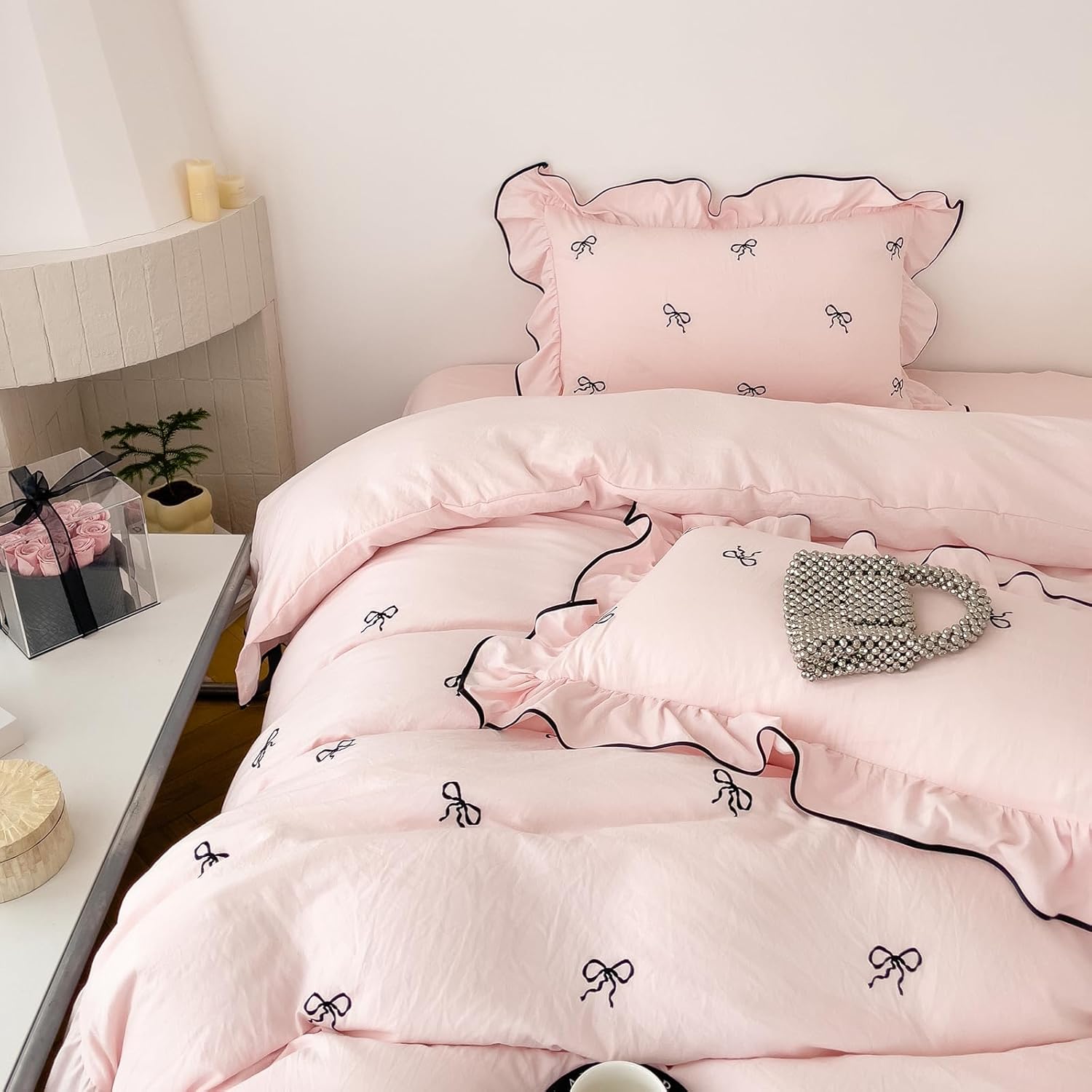 Girls Bow Duvet Cover Set Queen 3PCS Aesthetic Pink Ruffled Comforter Cover and 2 Pillowcases Soft Washed Microfiber Aesthetic Girls Bedding Set Bow Embroidery Bedding Duvet Cover for All Seasons