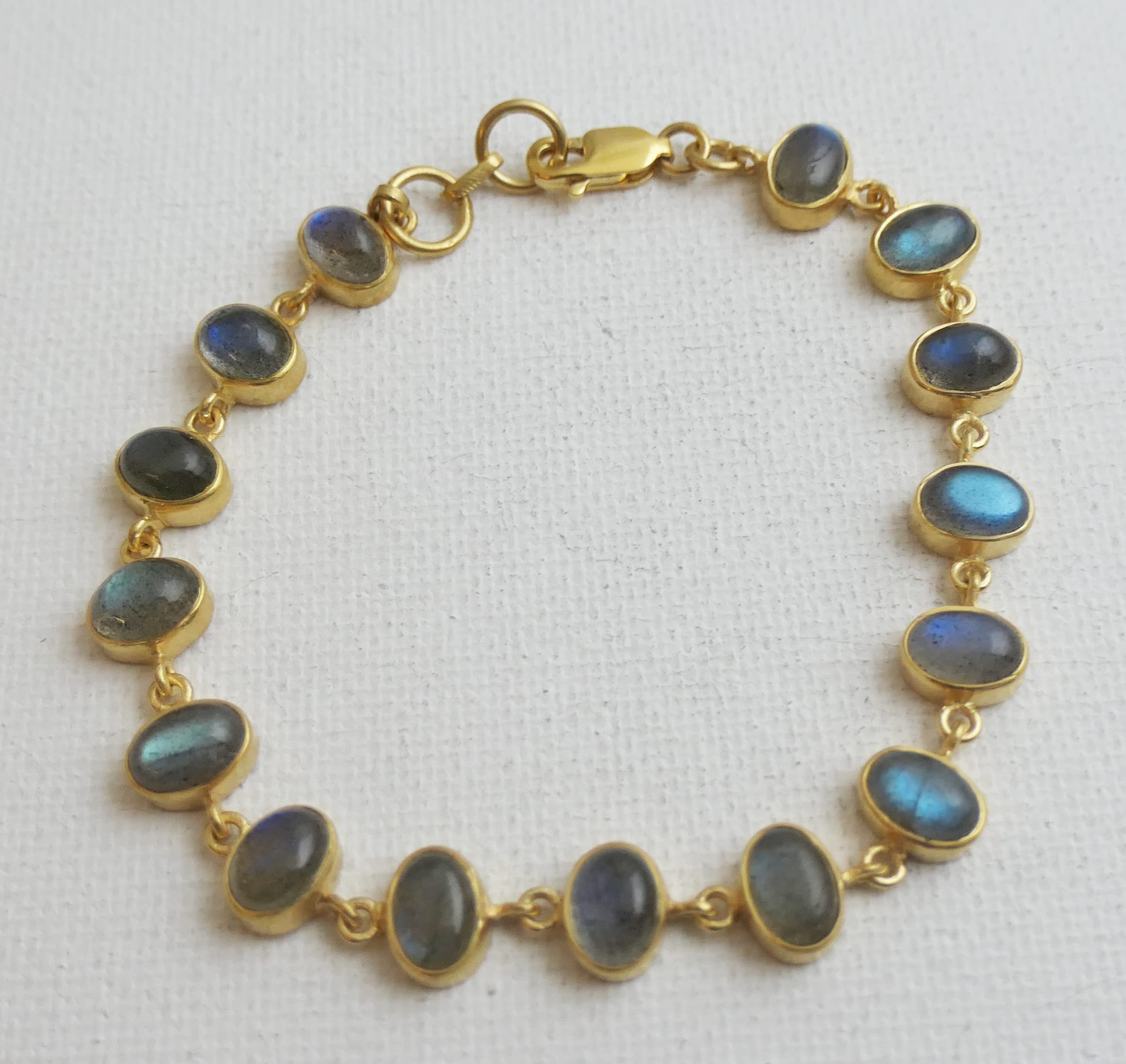 Bracciale con Labradorite Cabochon in Argento Sterling 925 Placcato Oro