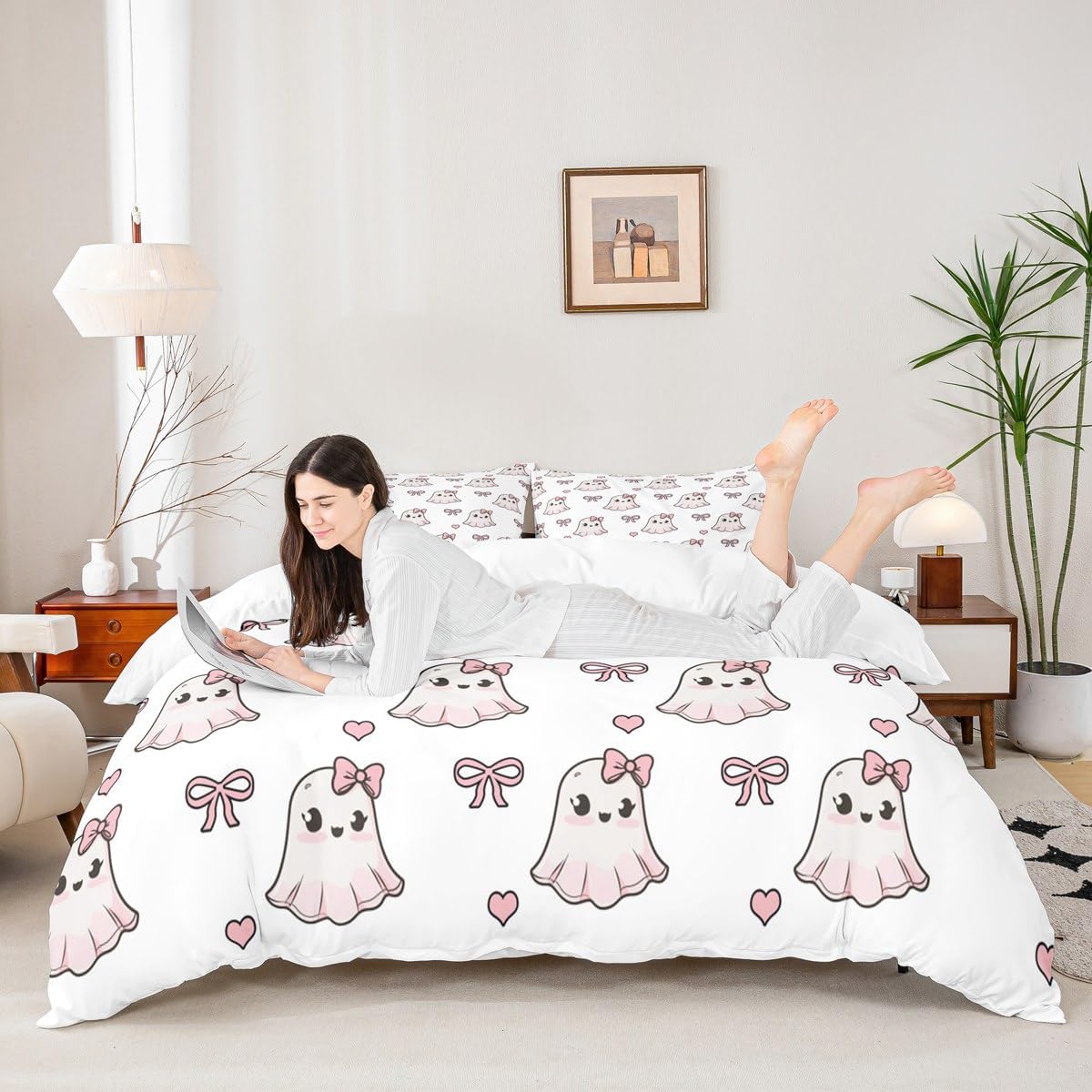 Cute Ghosts Duvet Cover Set Queen Size, Pink Bowknot Hearts Print Bedding Set for Kids Girls, Halloween Ghosts Bow Tie Comforter Cover, Soft Polyester Quilt Cover,2 Pillowcases,No Comforter, White