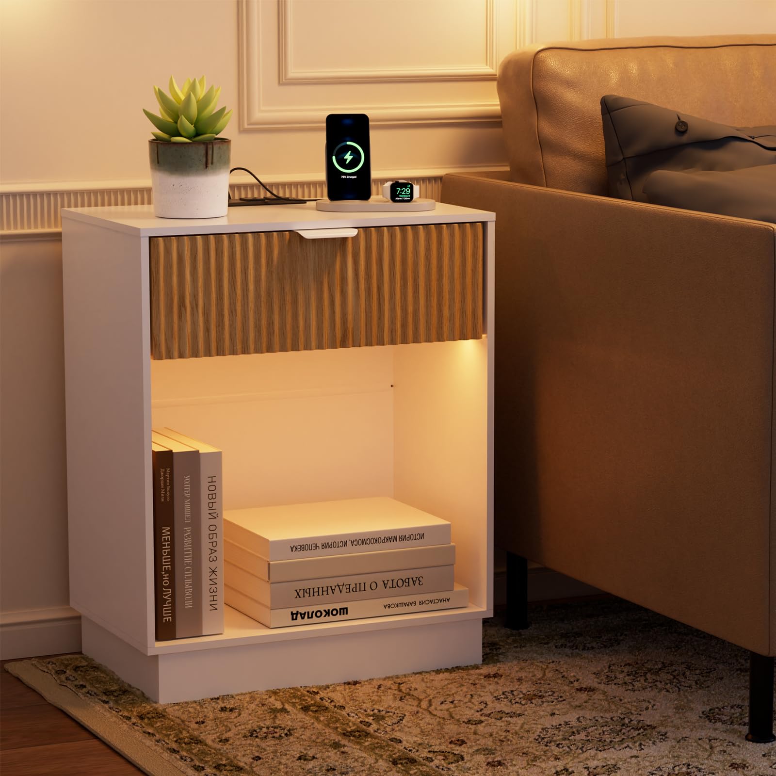 Set di 2 comodini scanalati con stazione di ricarica e luci LED integrate, comodini con cassetto a onde e ripiano aperto, sicuro per bambini, camera da letto
