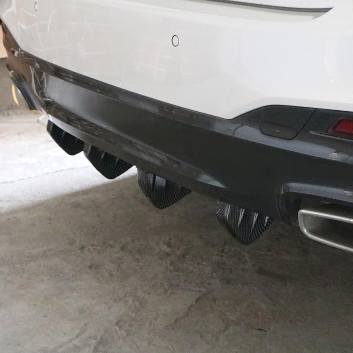 x xotic tech JDM 6pcs Rear Bumper Side Fender Skirt Lip Canard Splitter Protector + Shark Fin Spoiler Diffuser Deflector Trim Kit Universal Fit Most Vehicles (Carbon Fiber Style)