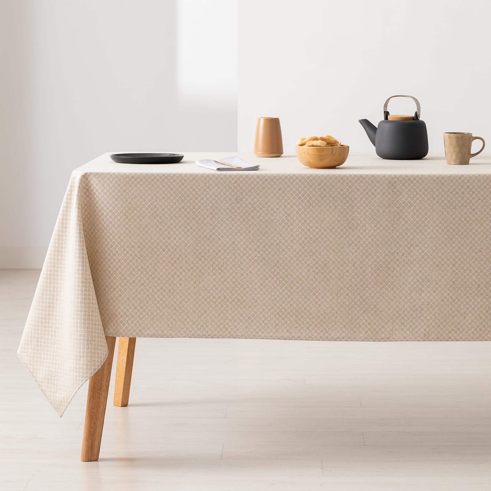 GAMUSI Stain Resistant Tablecloth Square Small Diamond Smooth Jacquard Waterproof 140 x 140 cm, Touch Fabric, Linen Colour - Image 4