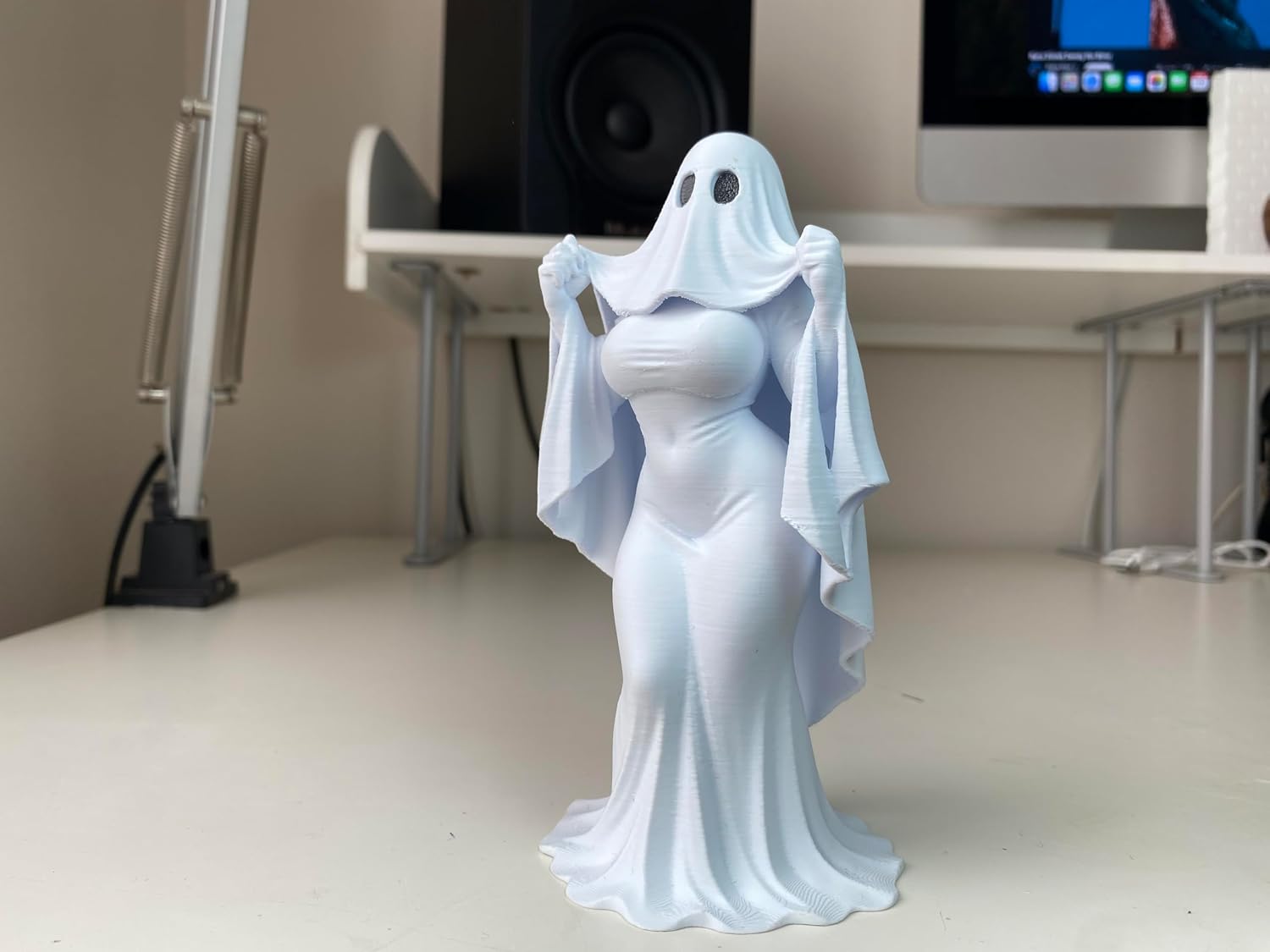 Gothic Sheet Ghost Lady Decorative Sculpture – Matte White Minimalist Spooky Figurine – 3D Printed Aesthetic Curvy Mythical Display Statue – Creative Office Desk Accessory & Pop Culture Gift image 4