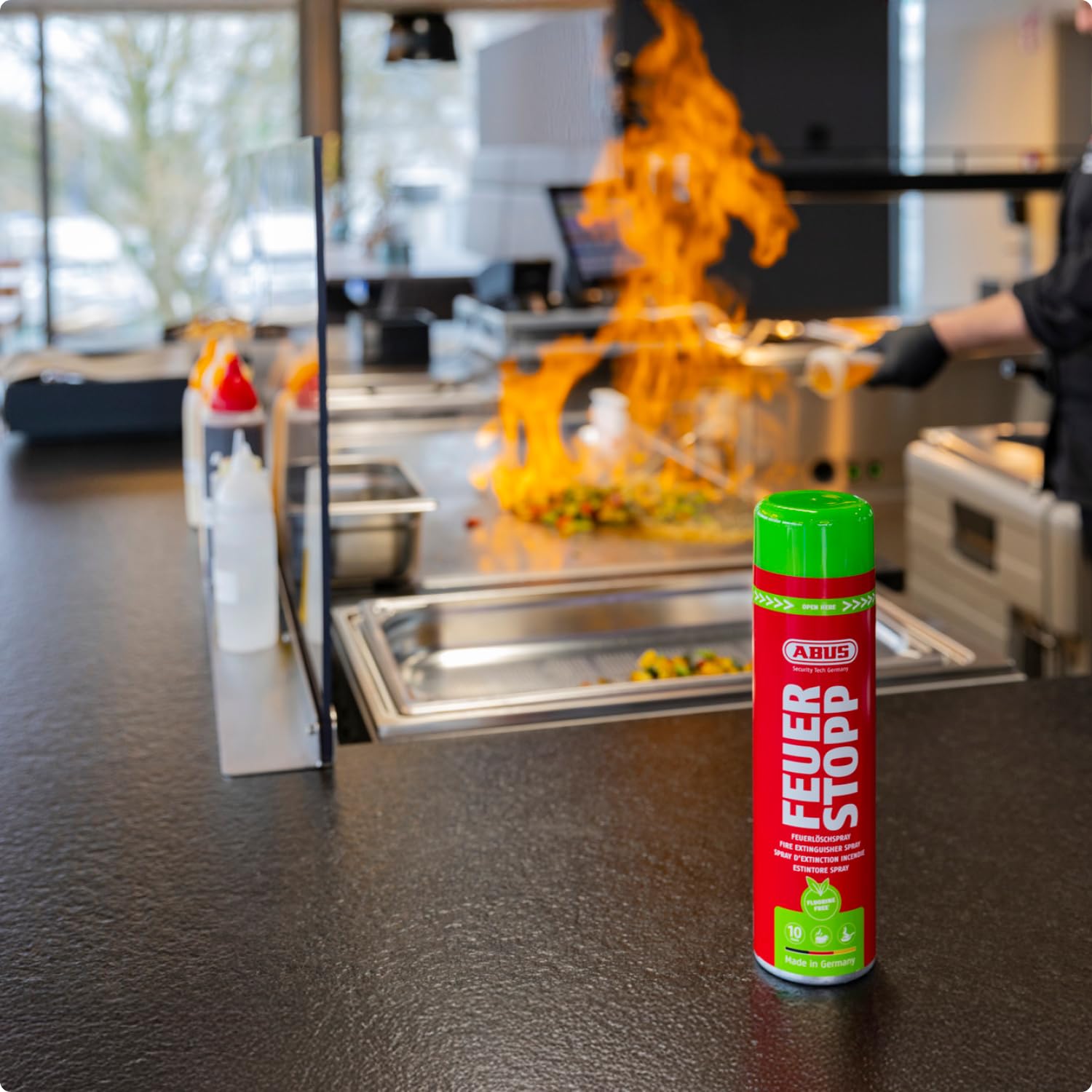ABUS Feuerlöschspray Feuerstopp AFS625 fluorfrei - handlicher Feuerlöscher gegen Entstehungsbrände der Brandklassen 5A und 5F - lange haltbar - Made in Germany - für Haushalt, Küche, Camper und Grill