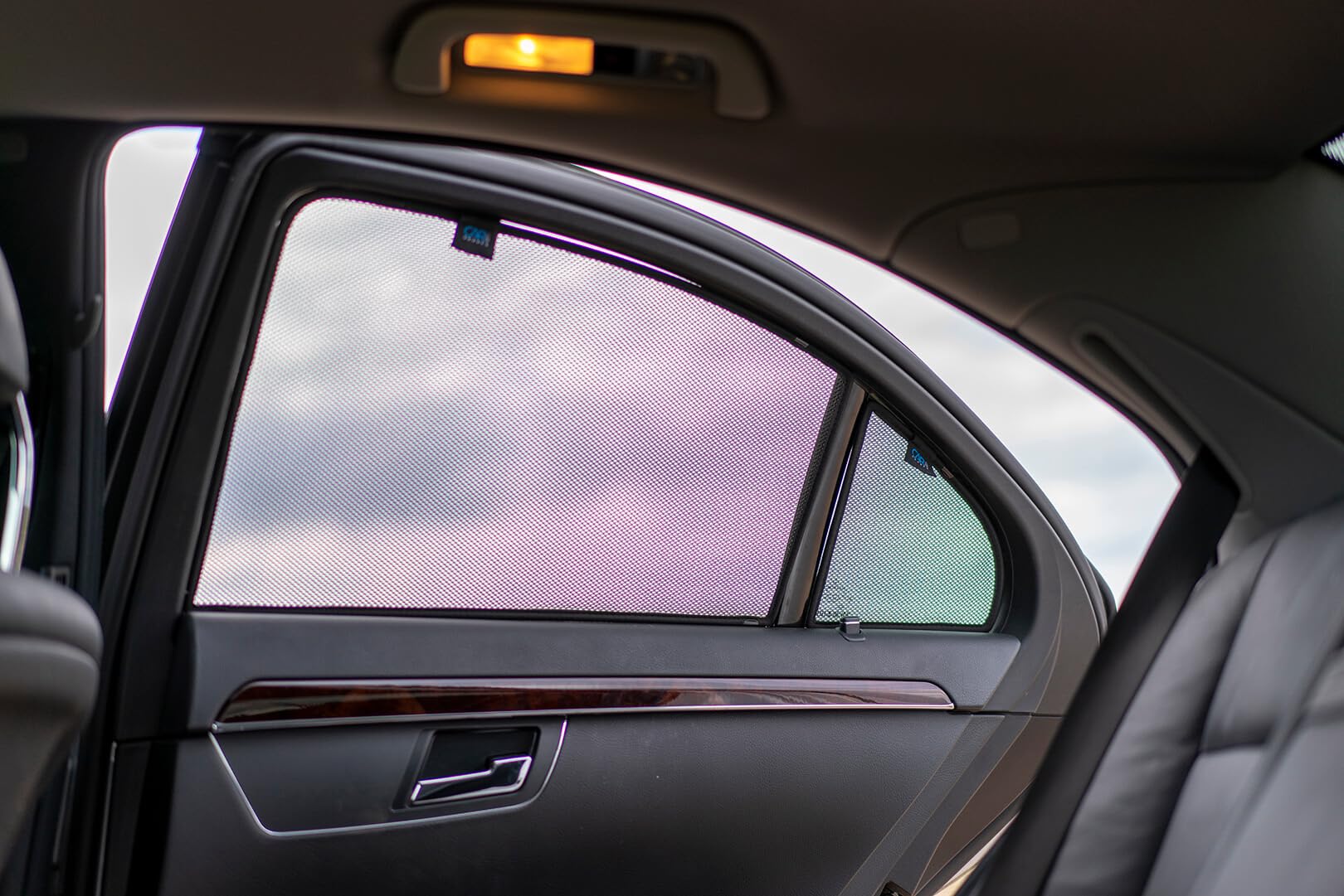 Zestaw osłon samochodowych kompatybilnych z Mercedes klasy S Sedan 2005-2013 (6 sztuk)