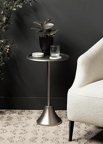 Miniatura 76 de Kate and Laurel Sanzo - Mesa moderna de pedestal para bebidas; 9 x 9 x 23; latón antiguo y negro; mesa auxiliar decorativa con mesa martillada para