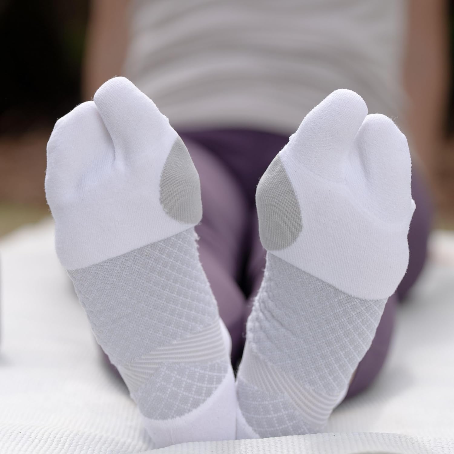 OS1st Bunion Relief Socks with split-toe design & cushioned bunion pad to relieve toe friction and bunion pain - Image 2