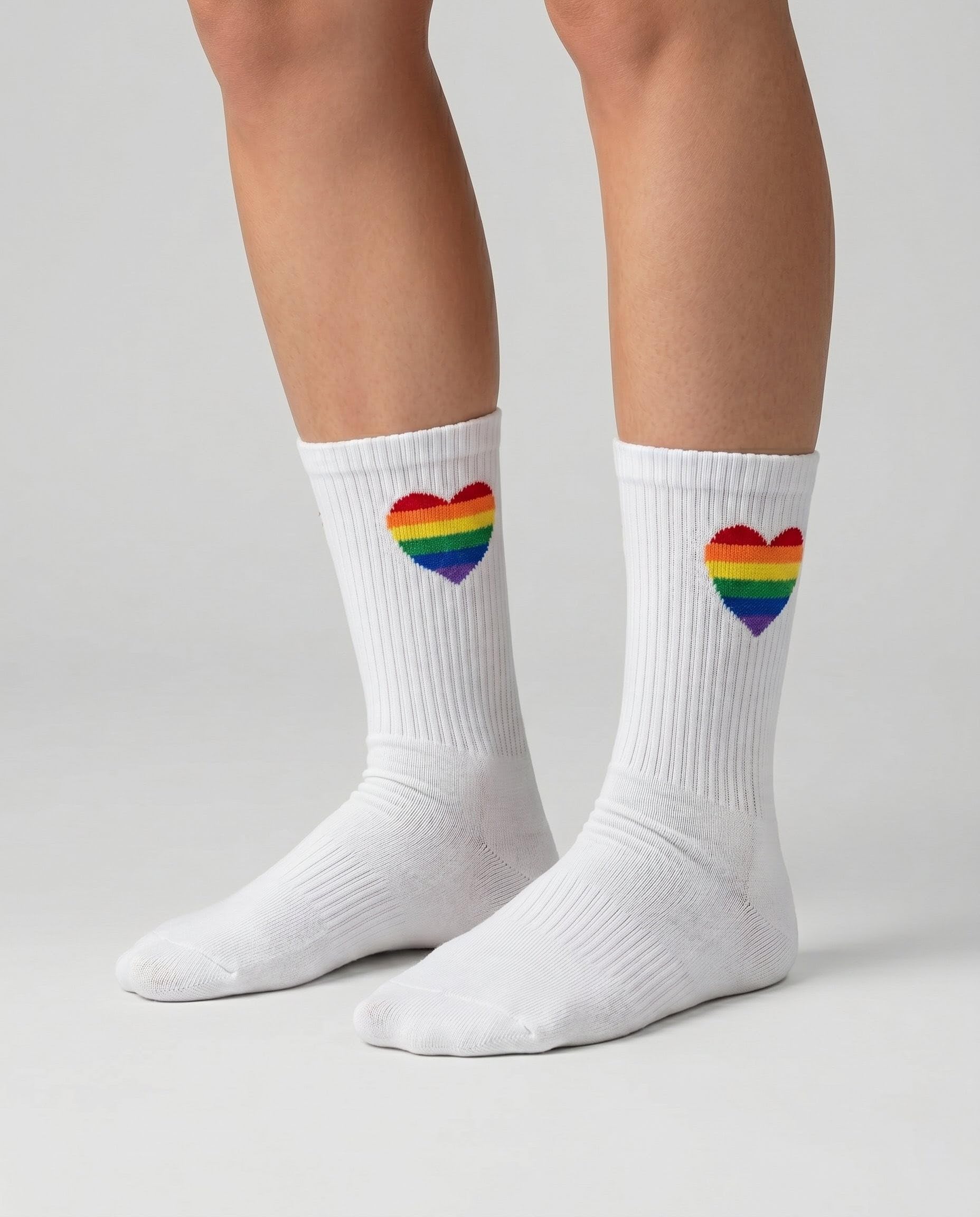 Lot de 3 Chaussettes Pride en Coffret Cadeau - Chaussettes de Sport Blanches Coton Unisexe avec Motifs Arc-en-ciel LGBTQ+ - Accessoires Marche des Fiertés Homme et Femme - Fabriqué en Espagne