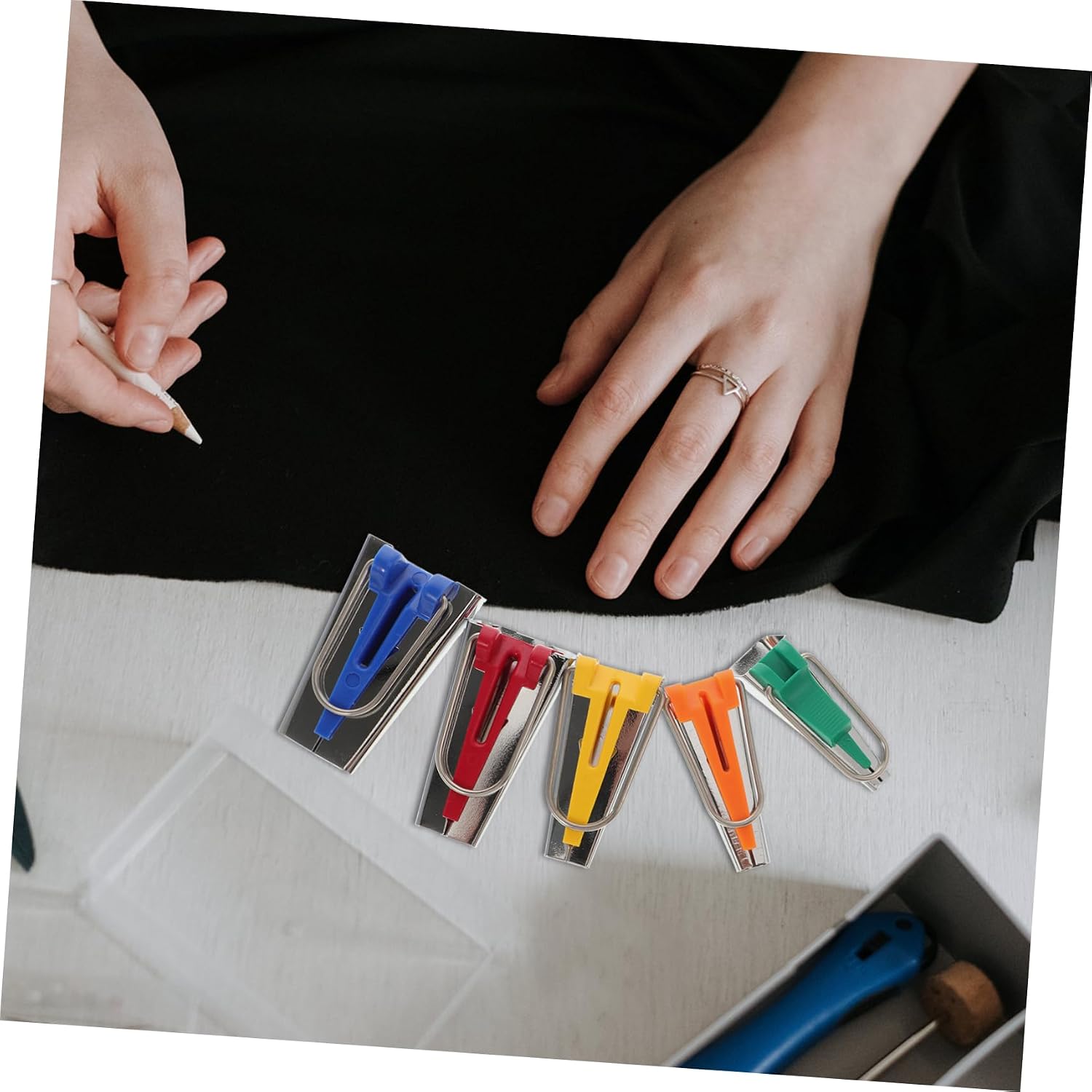 Hohopeti Bias Tape Maker Set for DIY Sewing 5-Piece Fabric Quilting Binding Tools Adjustable Bias Tape Makers Ergonomic Design for Quilting and Craft Projects