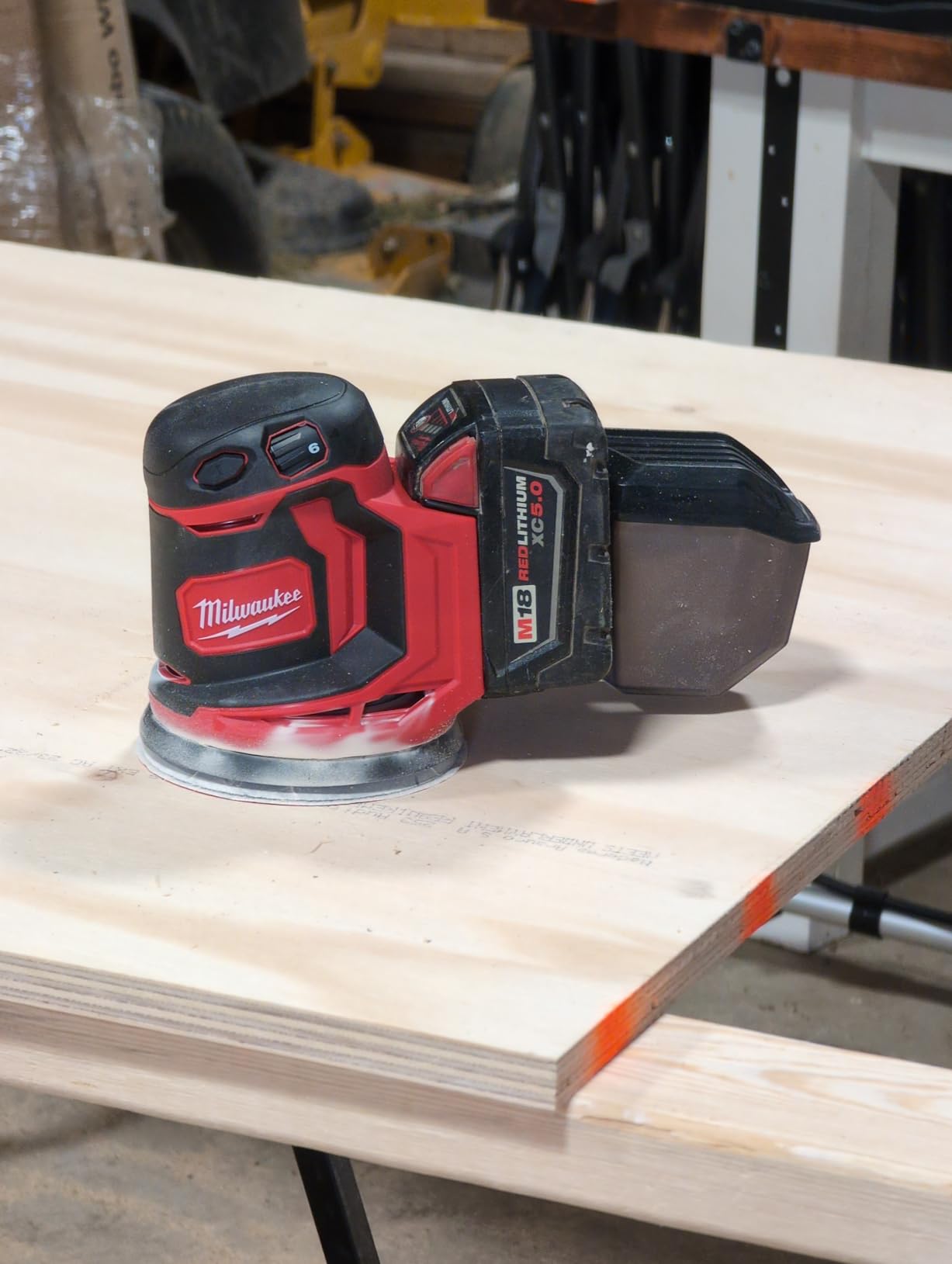 Milwaukee M18 random orbital sander