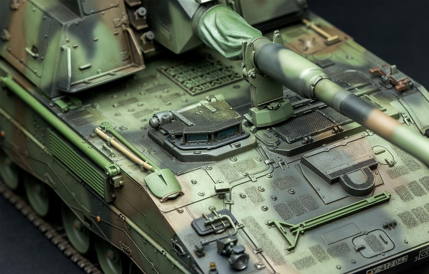 Amazon | モンモデル 1/35 ドイツPanzerhaubitze2000 自走砲