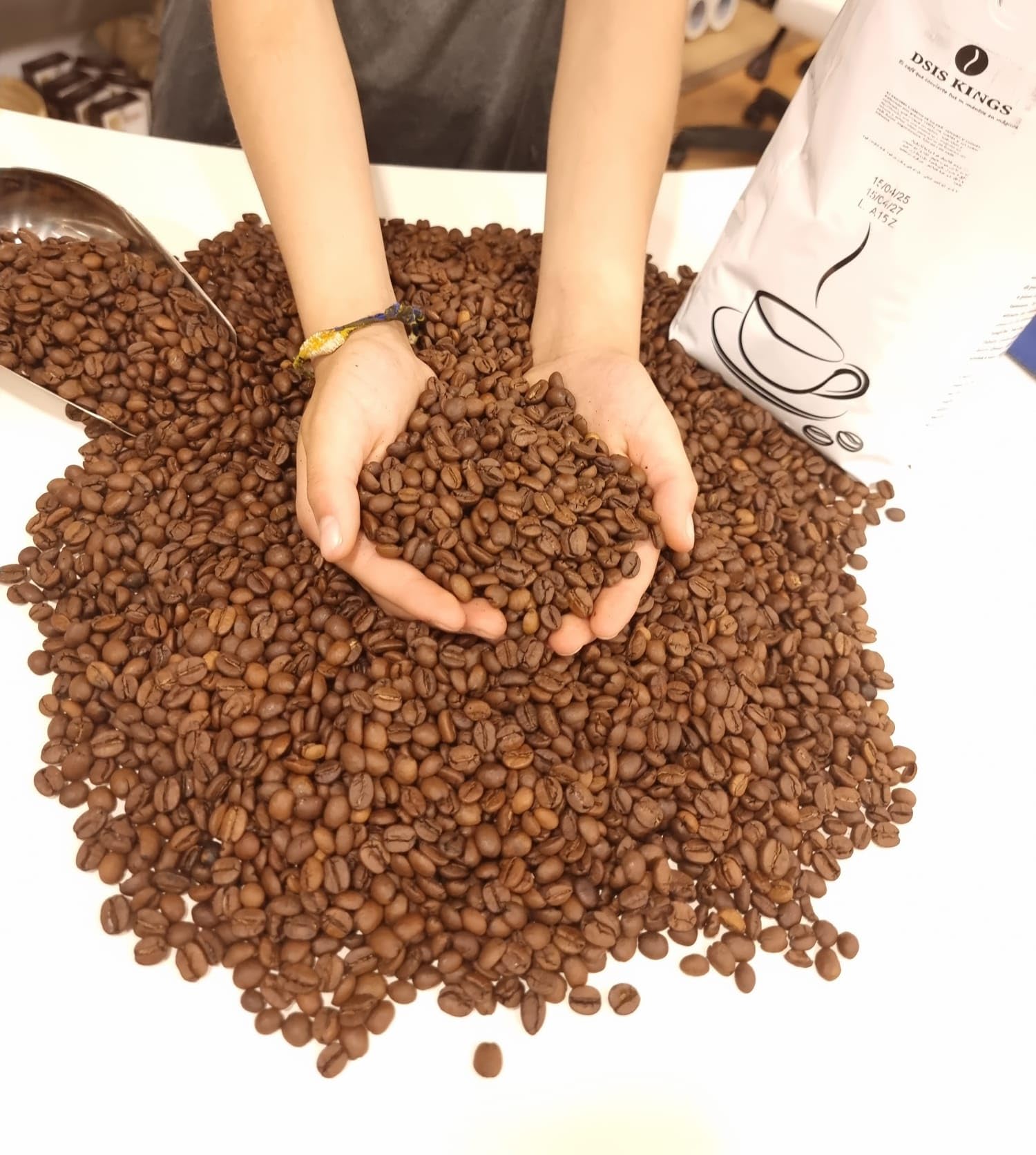Café en Grano Espresso Clásico – Pack 3×1 kg – 70 % Robusta/30 % Arábica – Tostado Medio – Intensidad 7/7 – Origen India‑Vietnam‑Brasil.