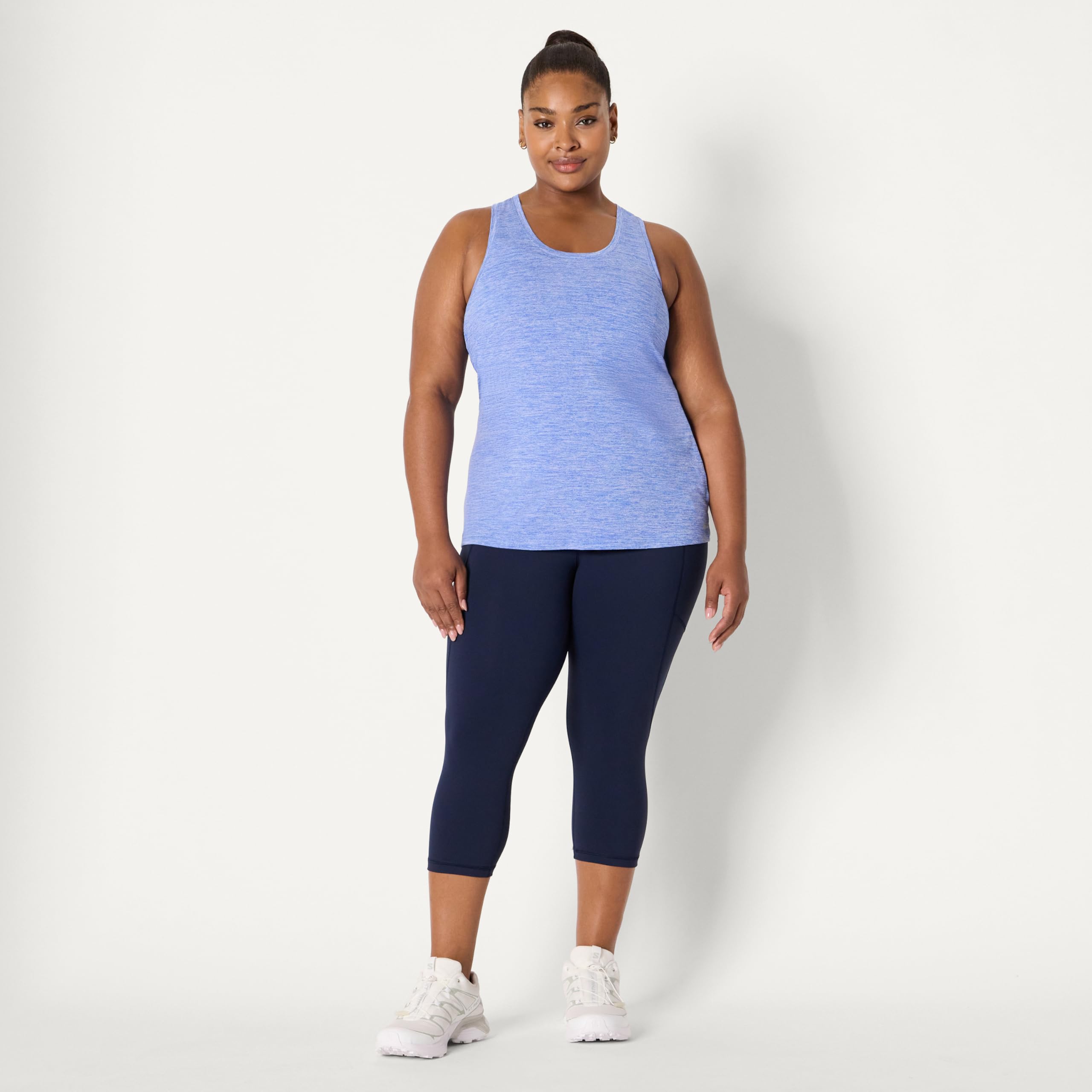 Amazon Essentials Damen Schnelltrocknendes Sport-Tanktop aus Tech Stretch mit Ringerrücken und U-Ausschnitt, Multi-Packs
