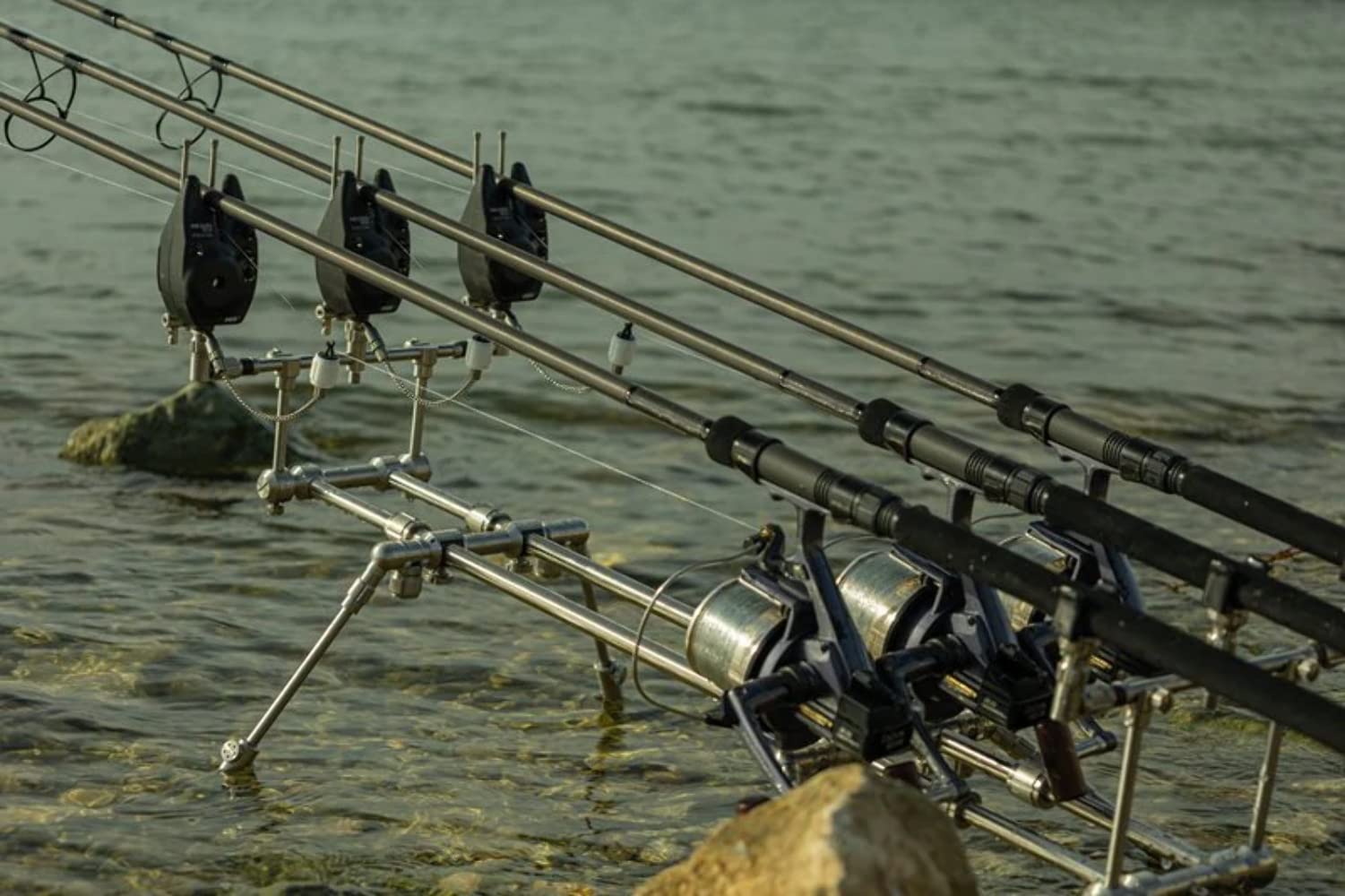 Solar Tackle Black P1 Universal Pod