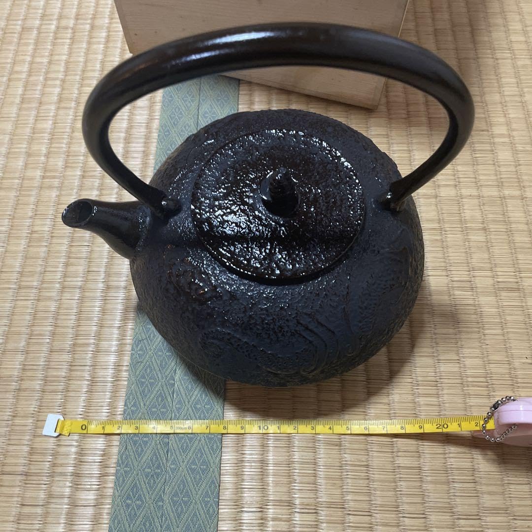 南部鉄器　 木箱付き Amazon.co.jp: 南部鉄器 鉄瓶 桐箱付き 鉄びん 南部特製
