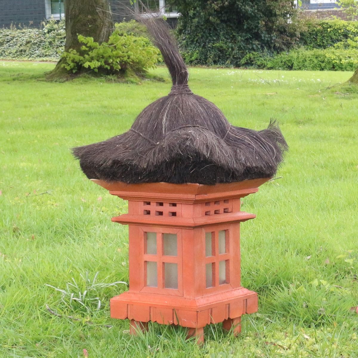 Traditionelle Bali Haus Pagode Asia asiatische Deko Holz Orient Zen Garten Kokusnussfaserdach Deko rot/orange klein