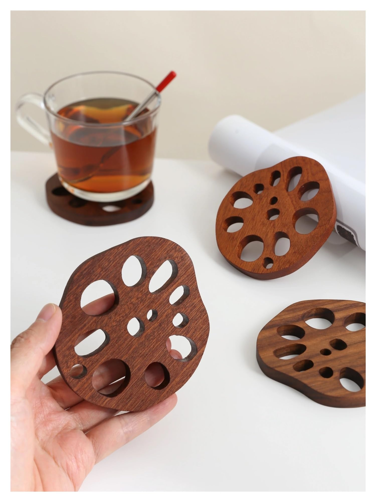 Posavasos de Madera Maciza con rodajas de raíz de Loto de Nogal Negro, Almohadilla Aislante Creativa, Taza de té de Madera antiescaldaduras(Style02 2PC)