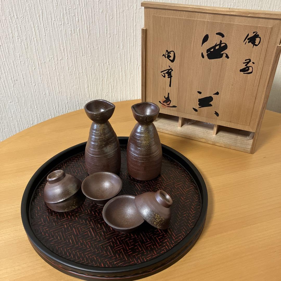 Bizen Ware Tohozo Sesame Ware Sake Set *Wooden Box not Included for International Shipment*
